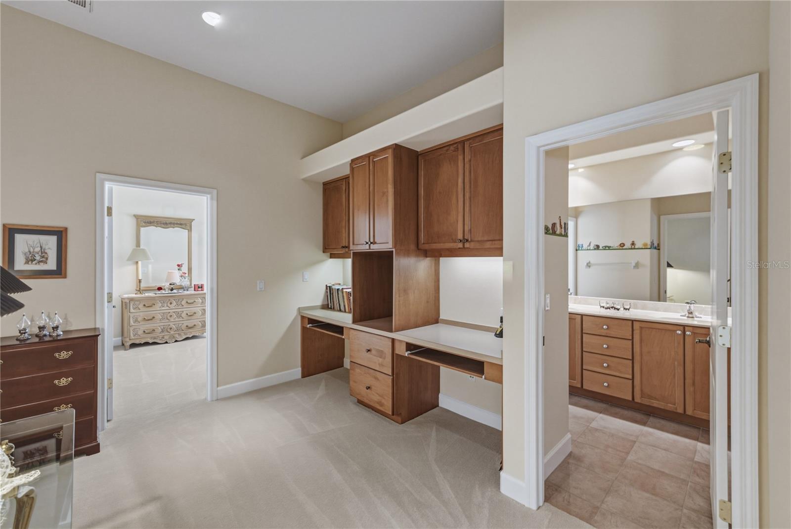 SANCTUARY ON LIVINGSTON - Residential