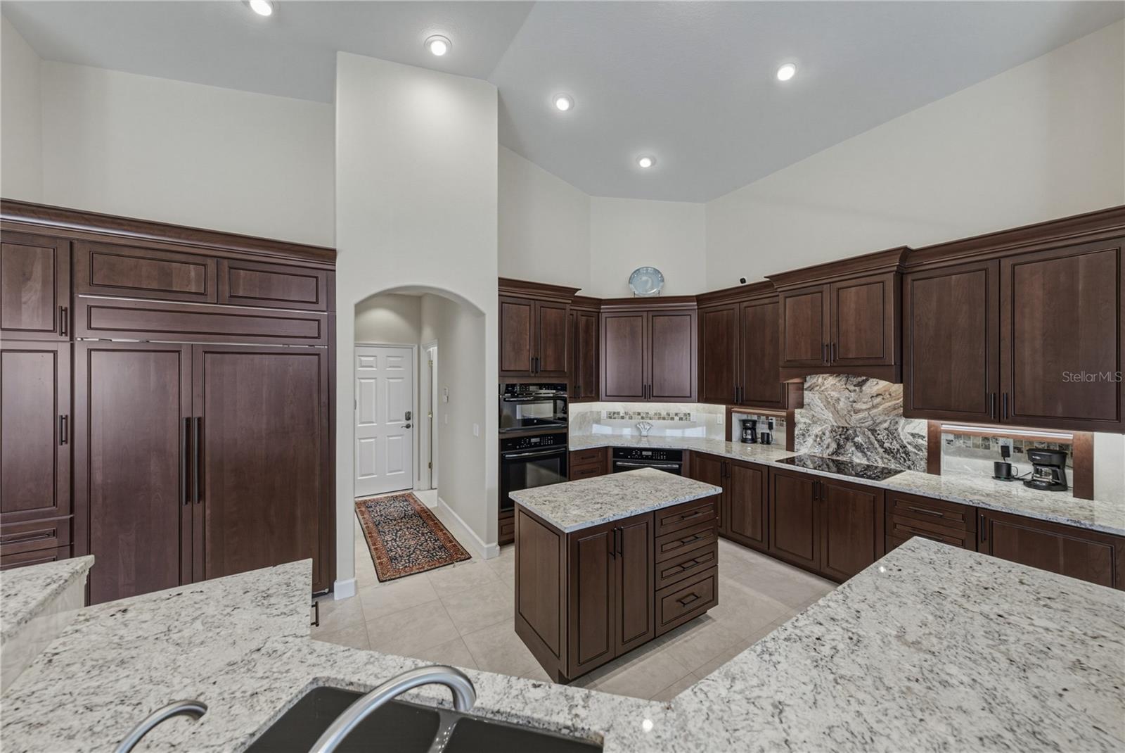 SANCTUARY ON LIVINGSTON - Residential