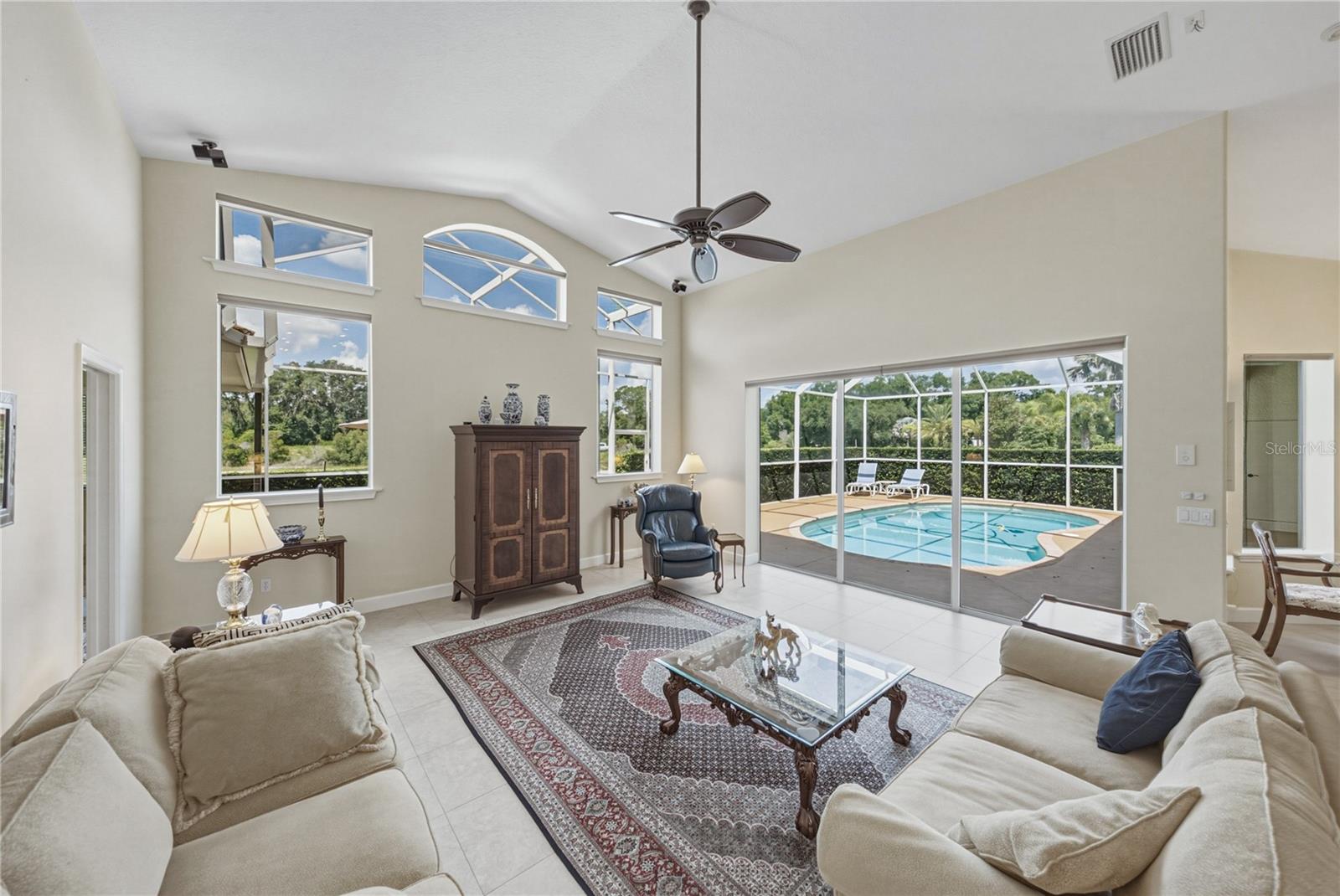 SANCTUARY ON LIVINGSTON - Residential