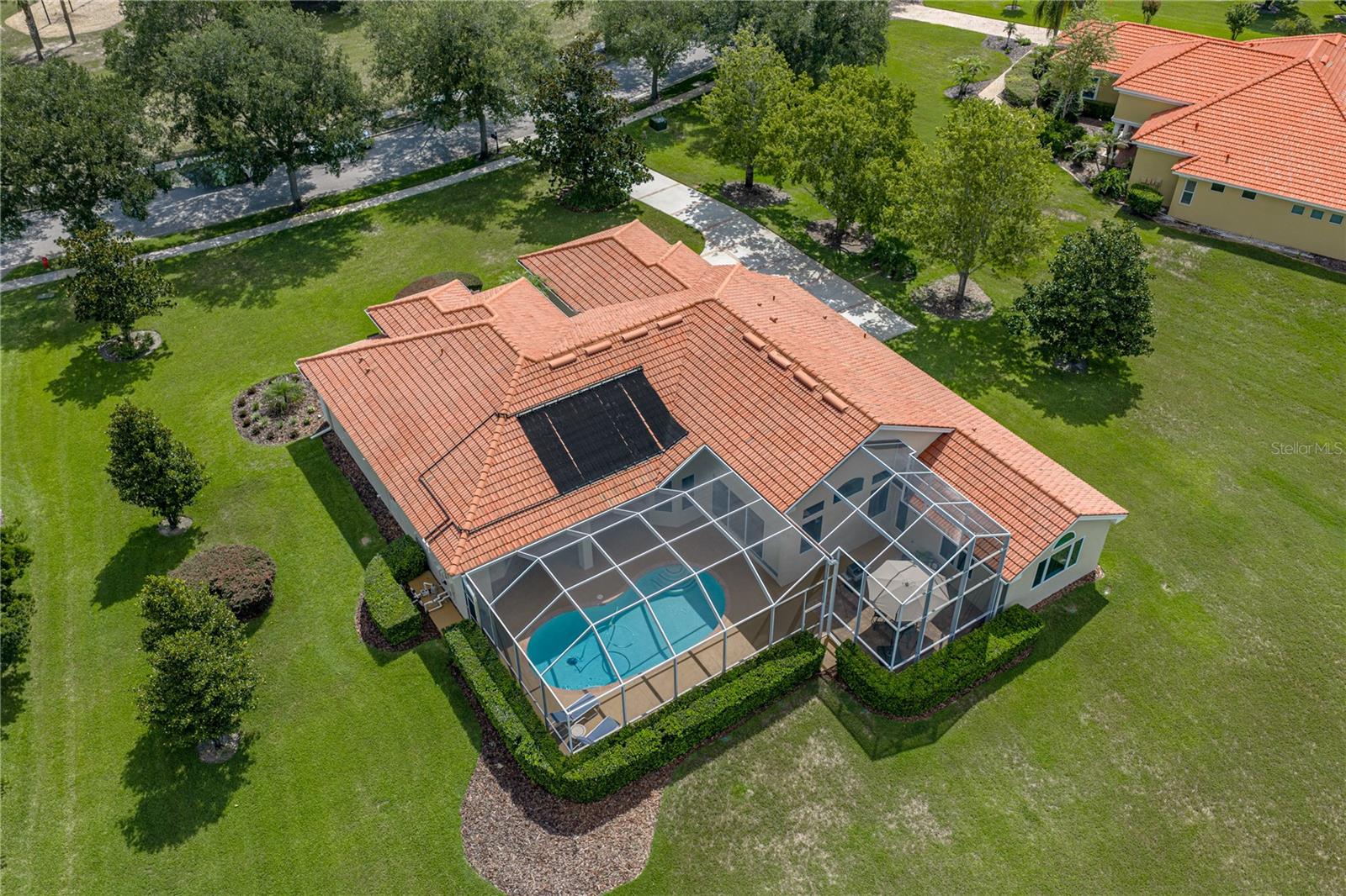 SANCTUARY ON LIVINGSTON - Residential