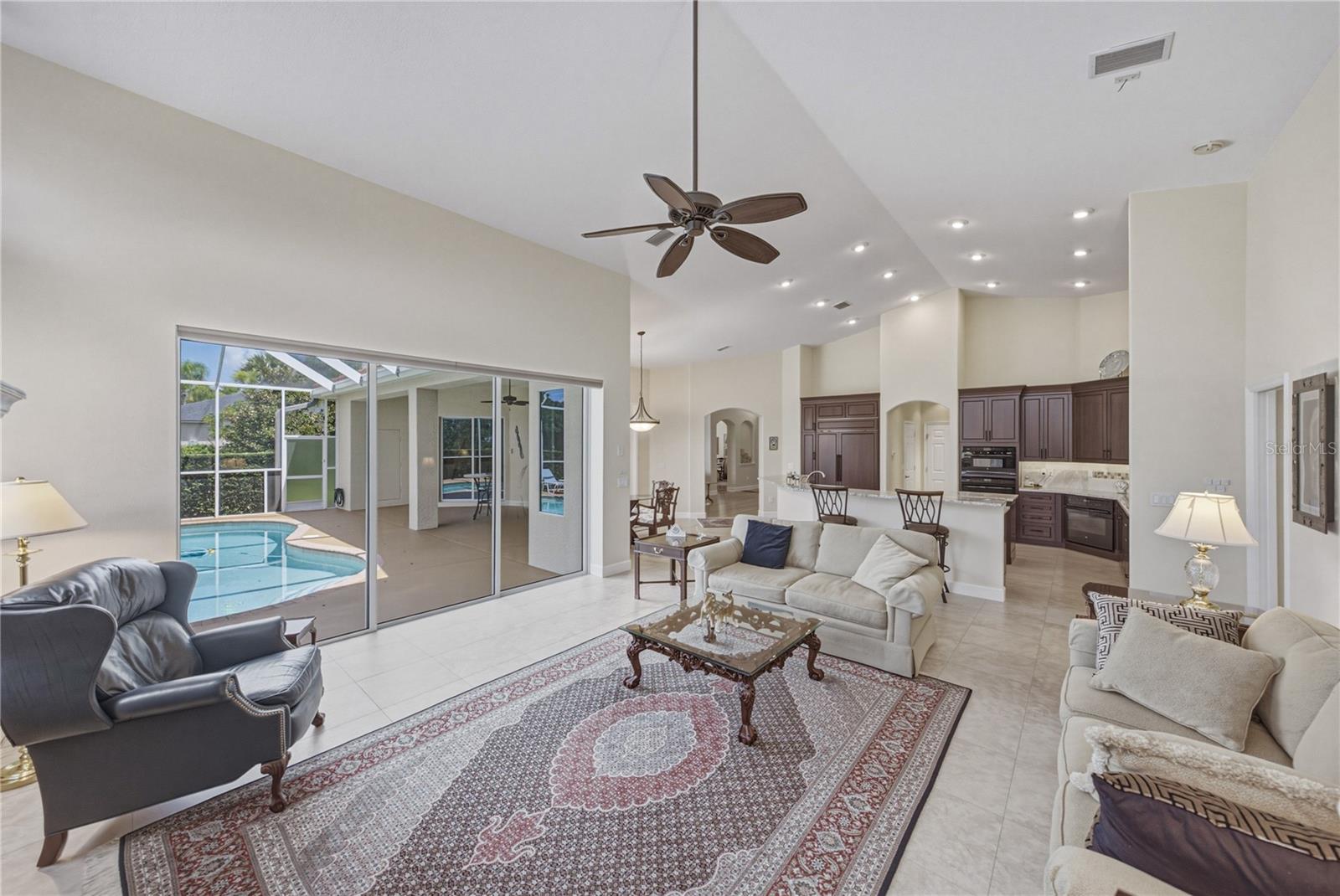 SANCTUARY ON LIVINGSTON - Residential