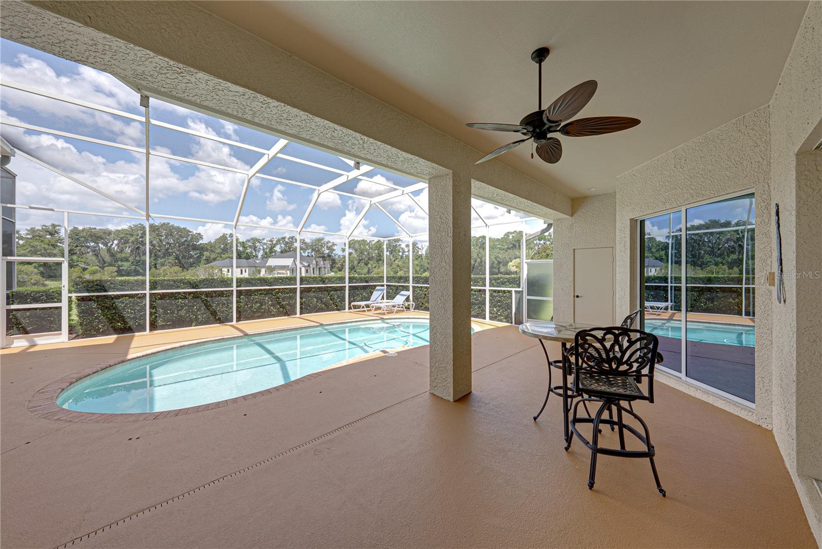 SANCTUARY ON LIVINGSTON - Residential