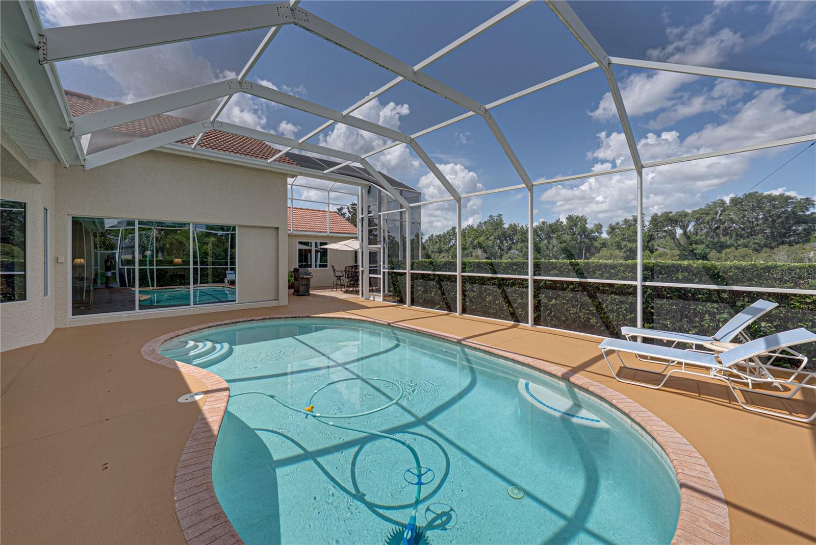 SANCTUARY ON LIVINGSTON - Residential