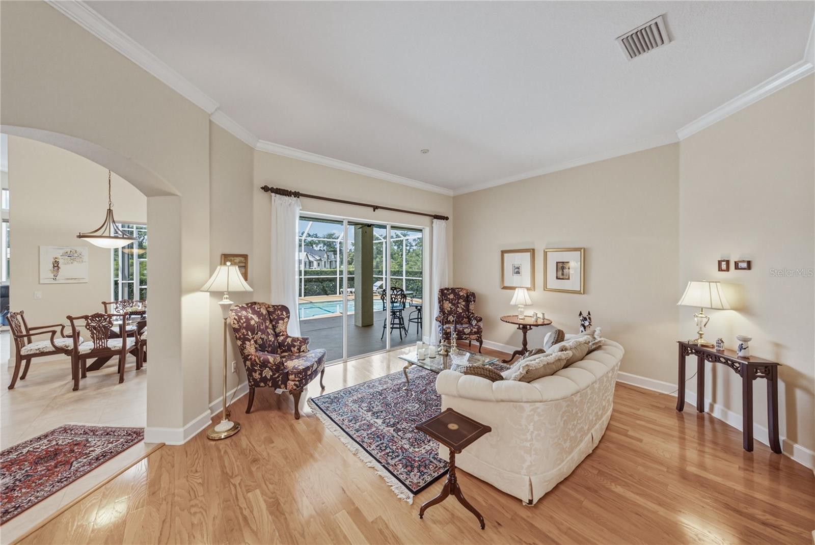 SANCTUARY ON LIVINGSTON - Residential