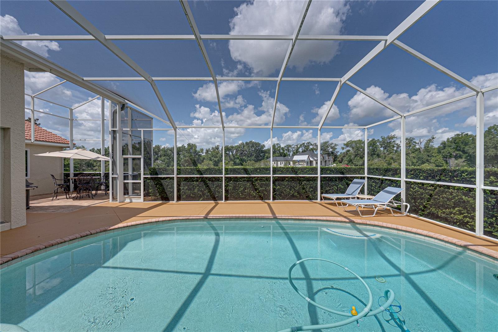 SANCTUARY ON LIVINGSTON - Residential