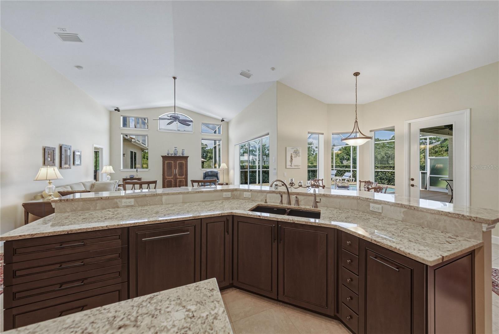 SANCTUARY ON LIVINGSTON - Residential
