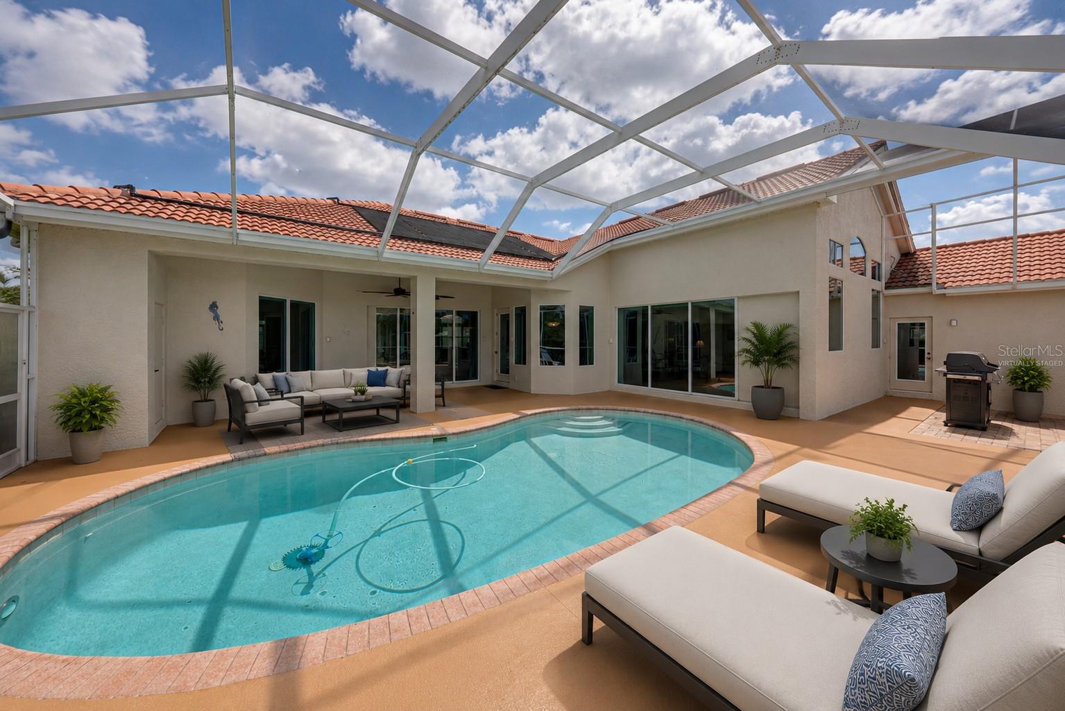 SANCTUARY ON LIVINGSTON - Residential