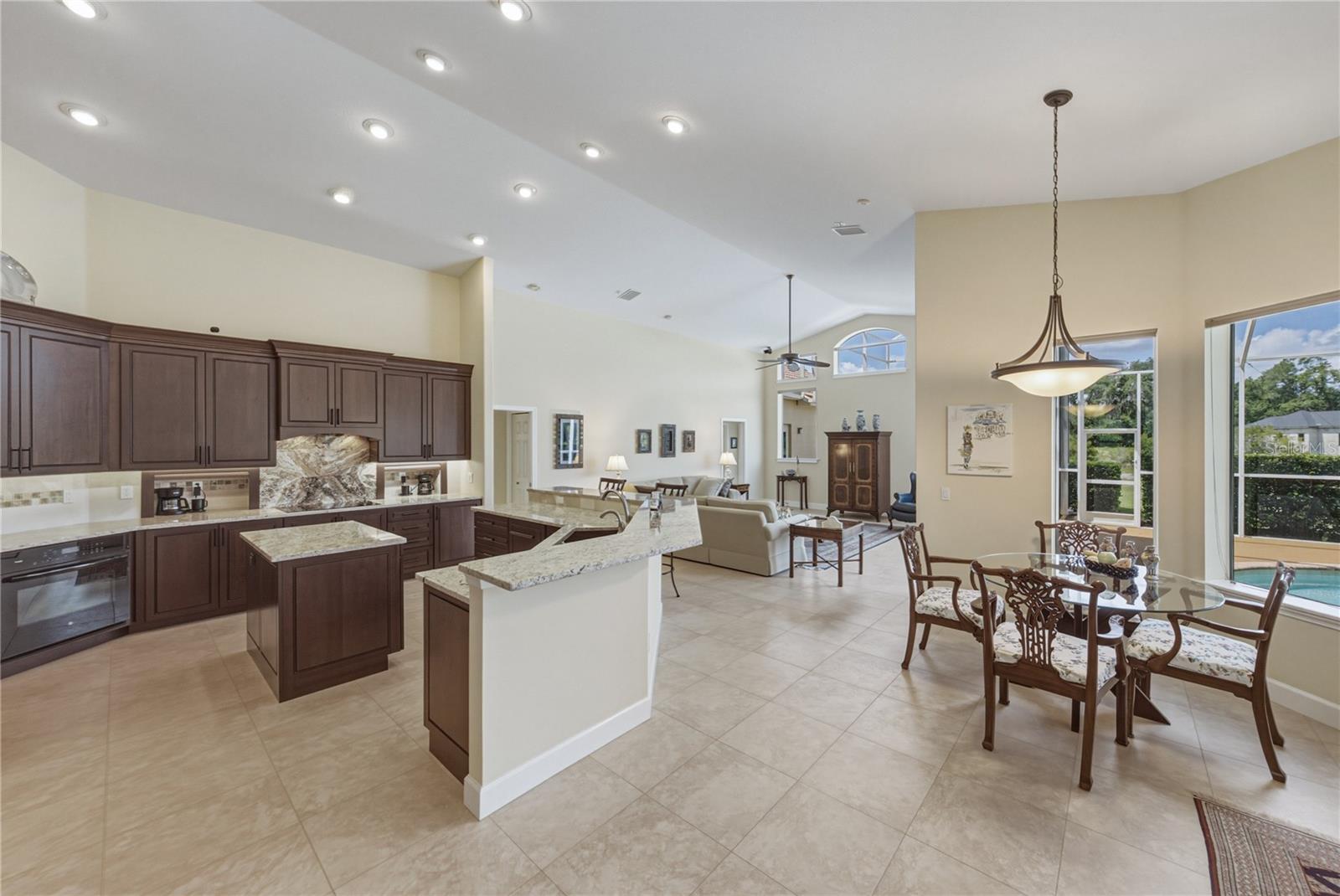 SANCTUARY ON LIVINGSTON - Residential