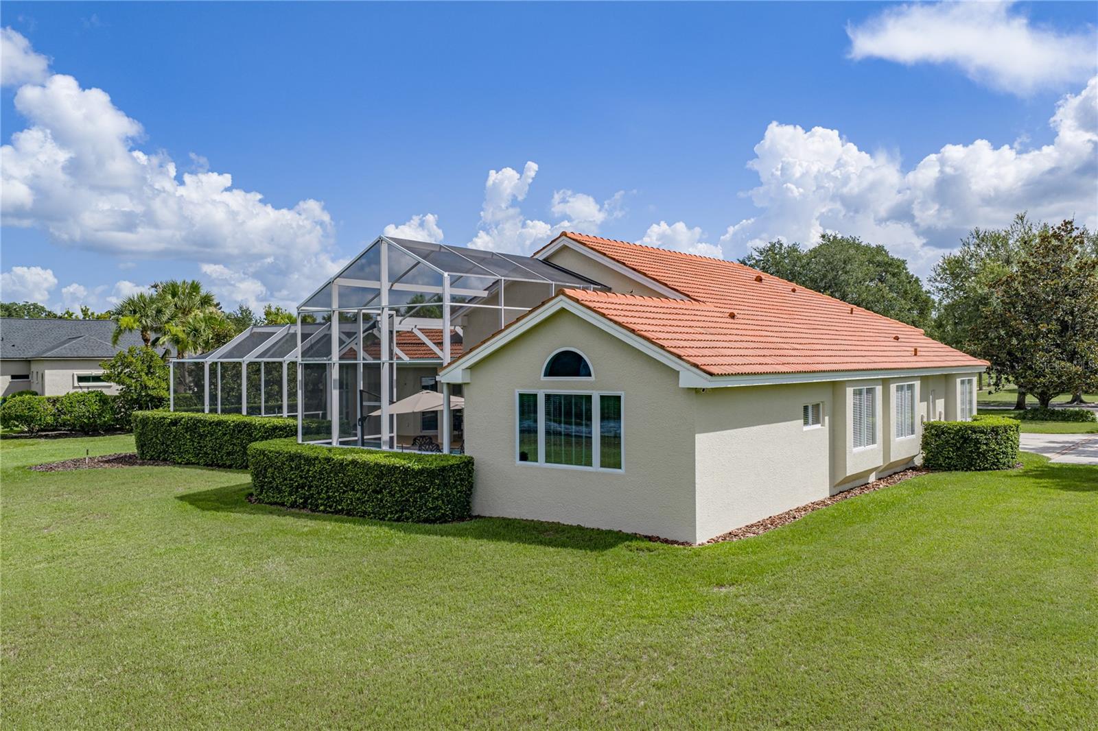 SANCTUARY ON LIVINGSTON - Residential
