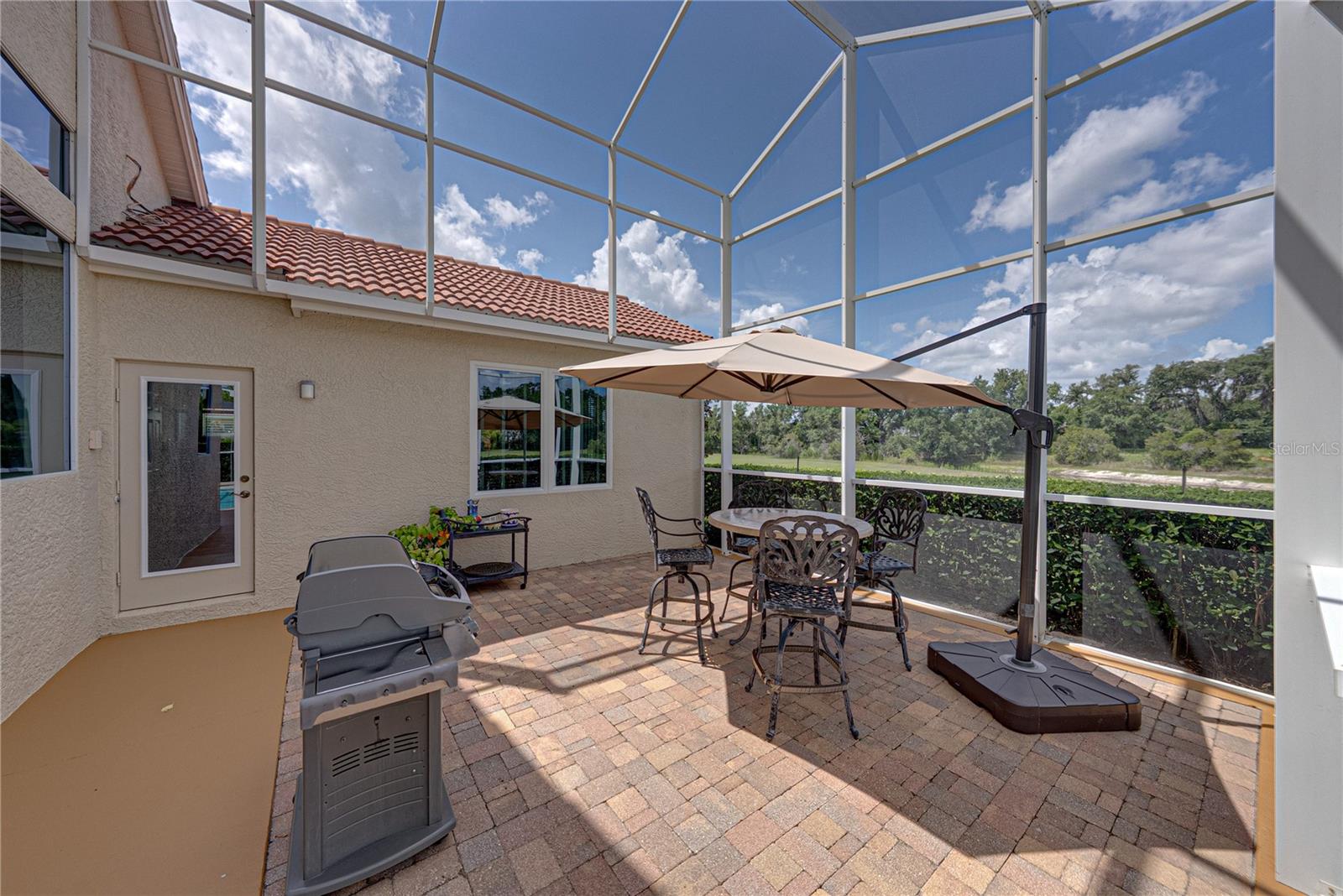 SANCTUARY ON LIVINGSTON - Residential