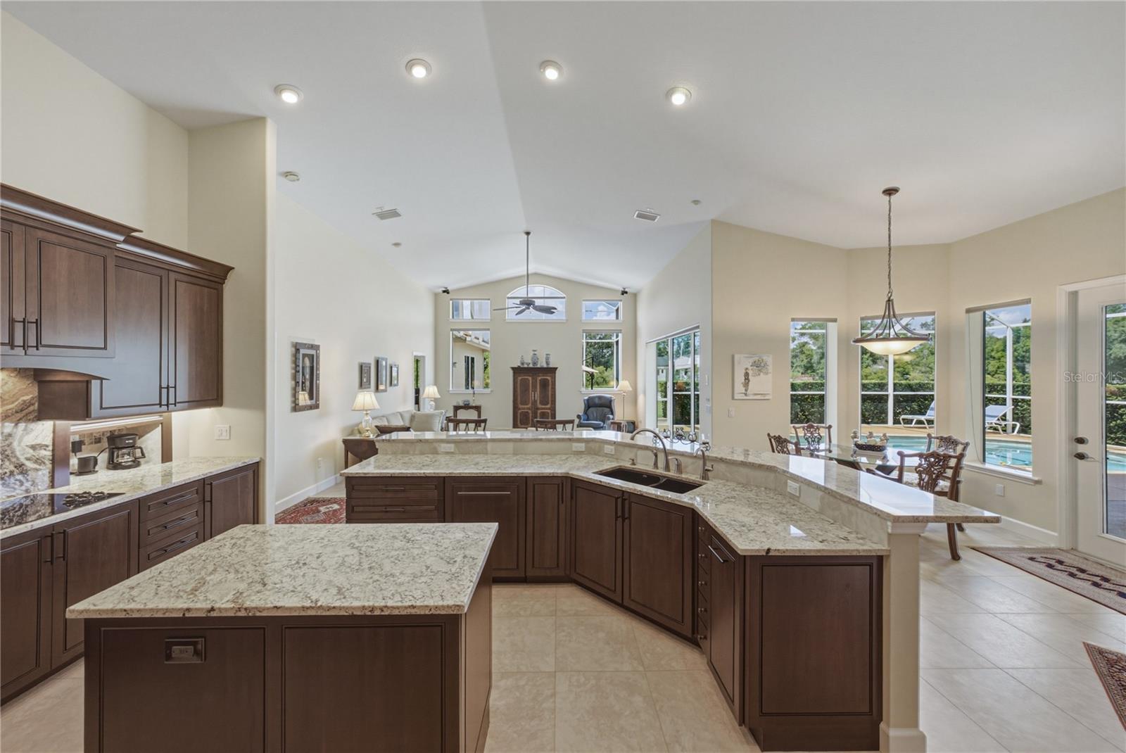 SANCTUARY ON LIVINGSTON - Residential