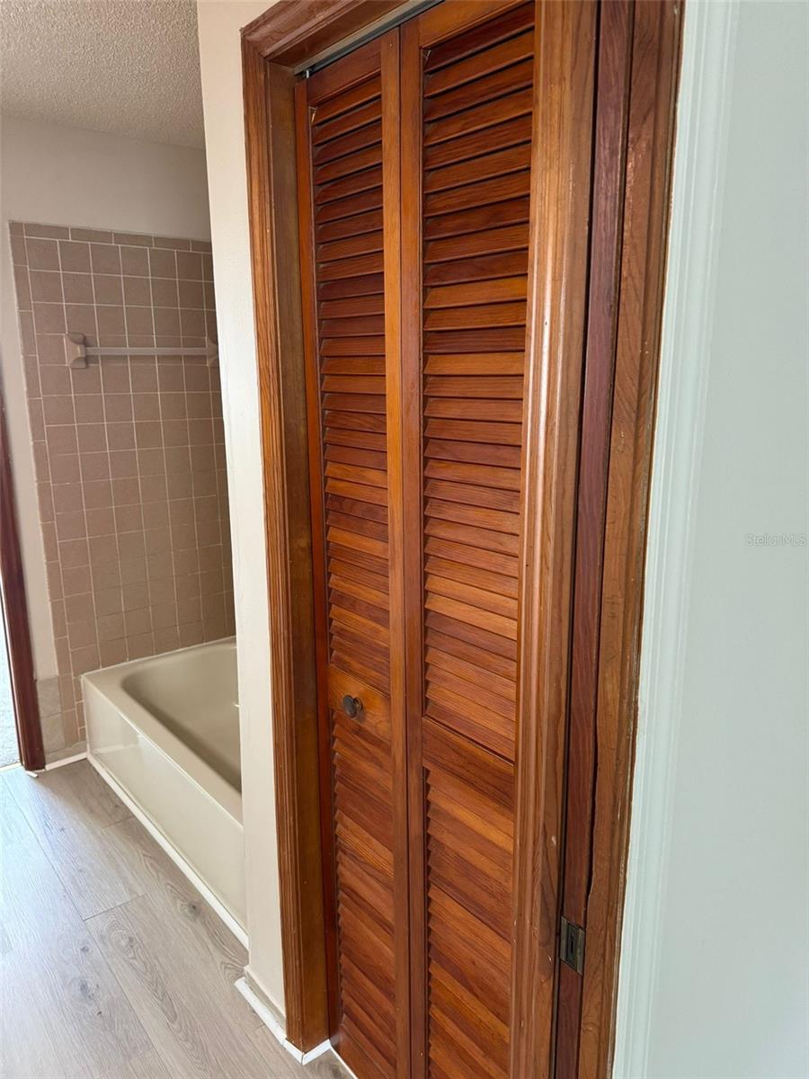 VICEROY CONDO PH 01 - Residential Lease