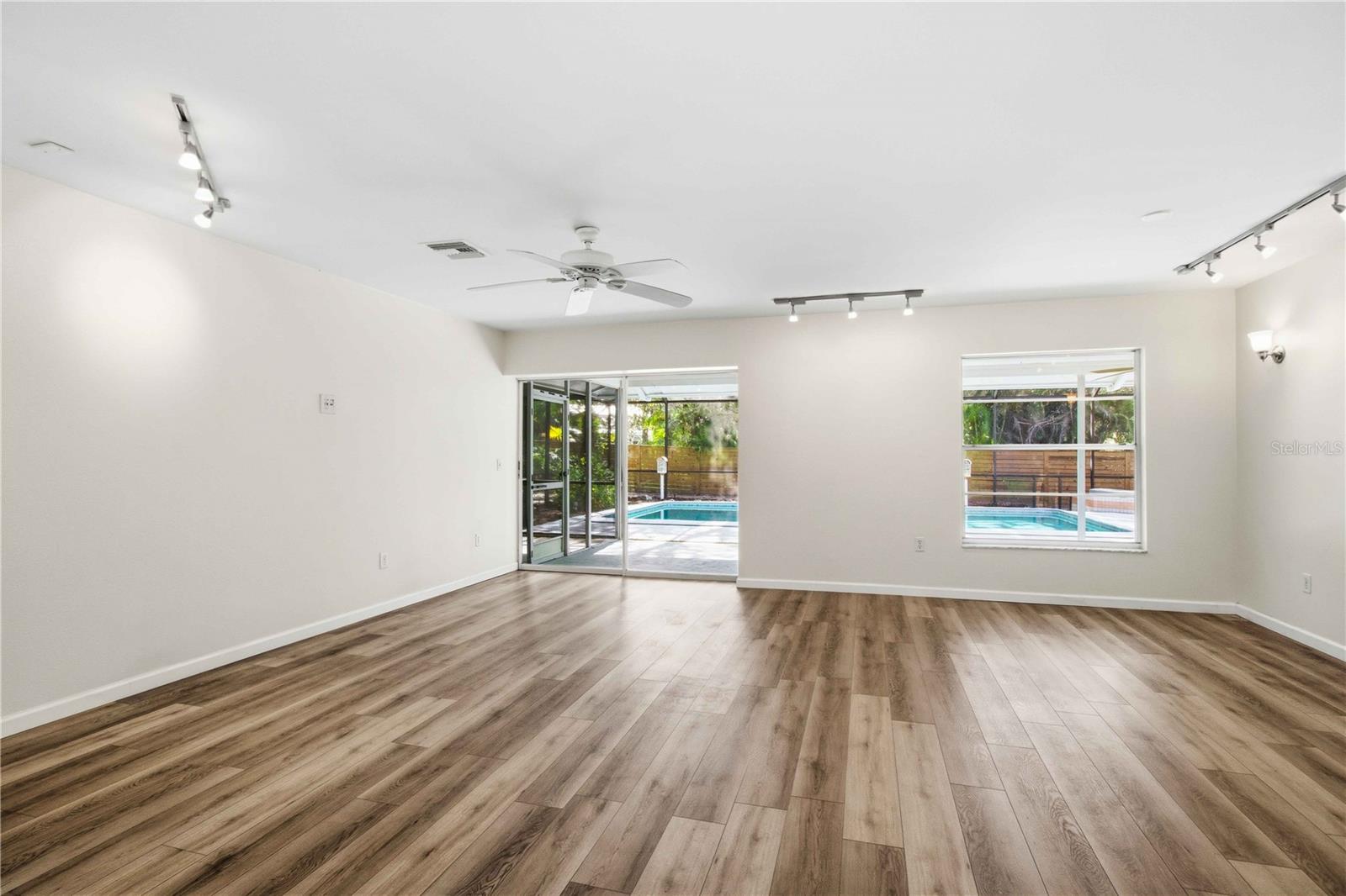 BENEVA PARK - Residential