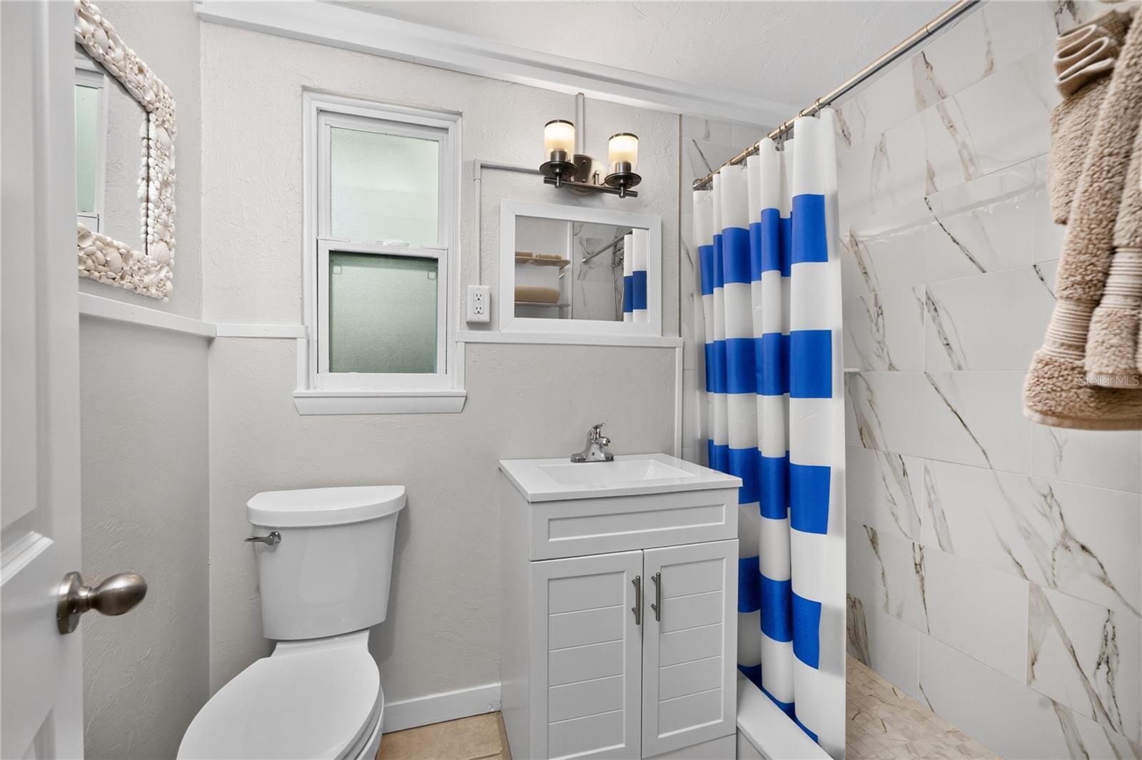 ENGLEWOOD SHORES - Residential Income