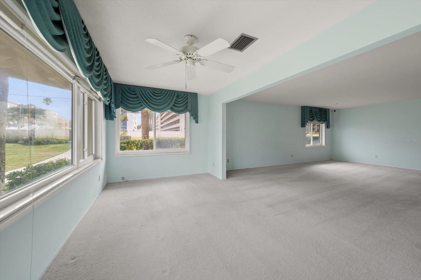 HARBOUR CLUB CONDO 2 - Residential
