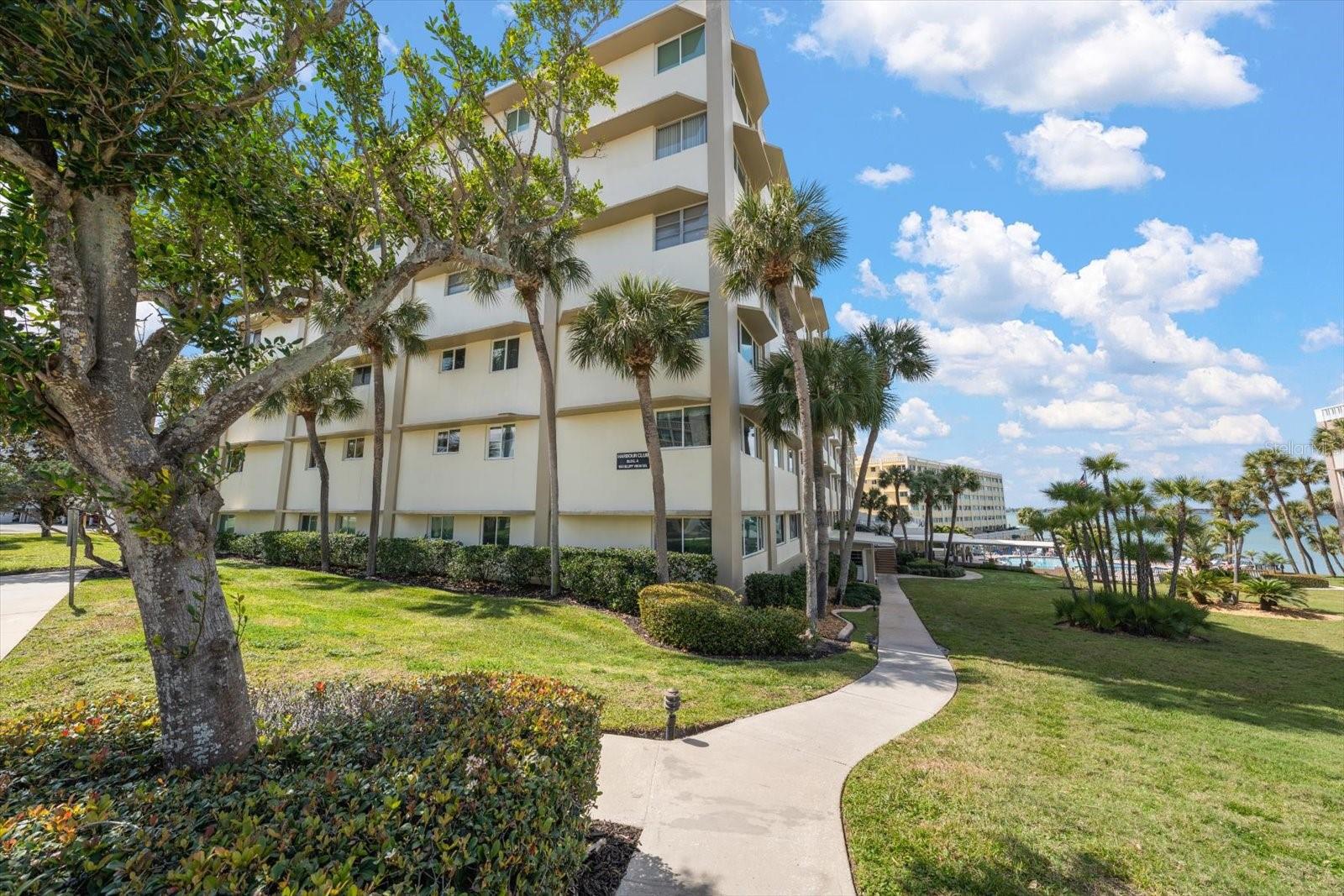 HARBOUR CLUB CONDO 2 - Residential