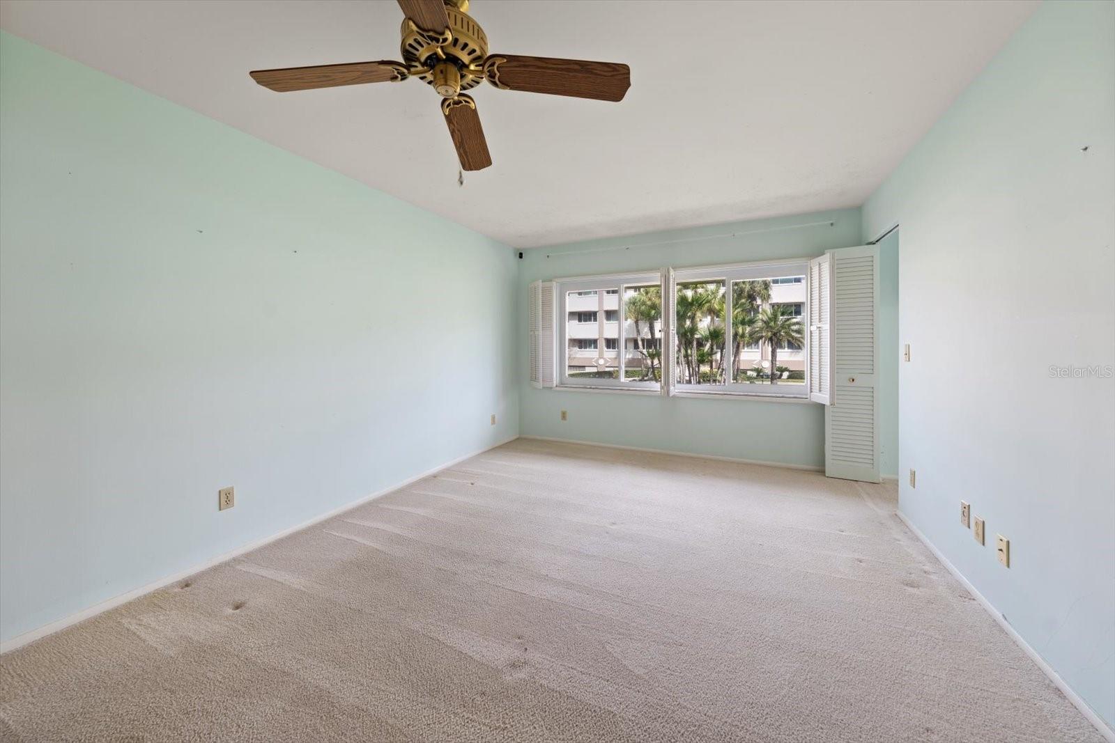 HARBOUR CLUB CONDO 2 - Residential
