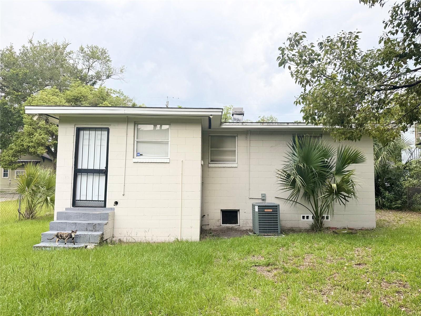HENDERSONVILLE - Residential