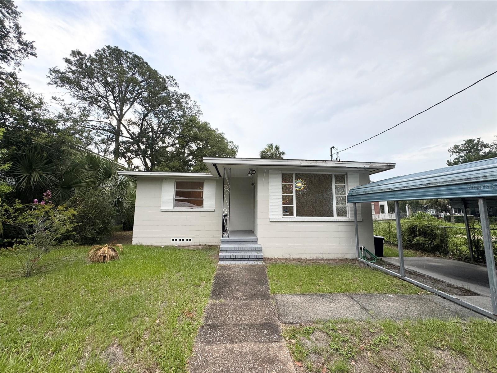 HENDERSONVILLE - Residential
