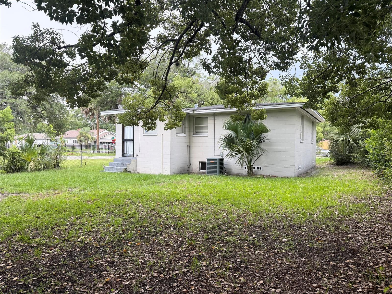 HENDERSONVILLE - Residential