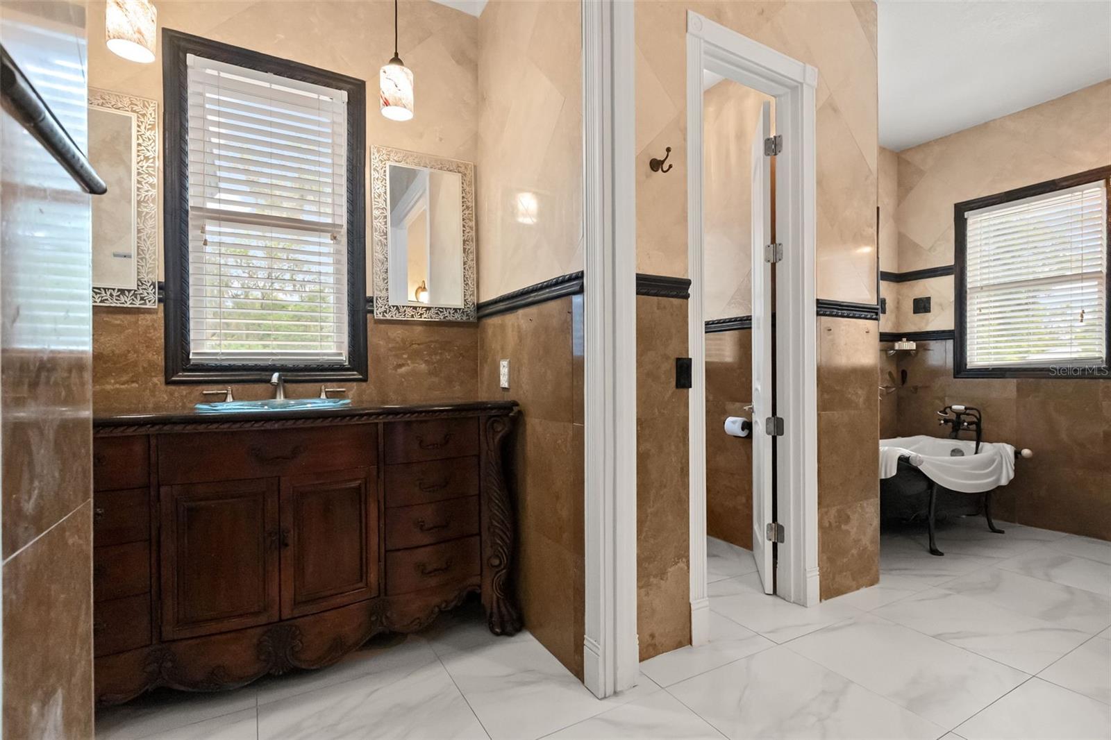 REPLAT BLK B POORS ADD - Residential
