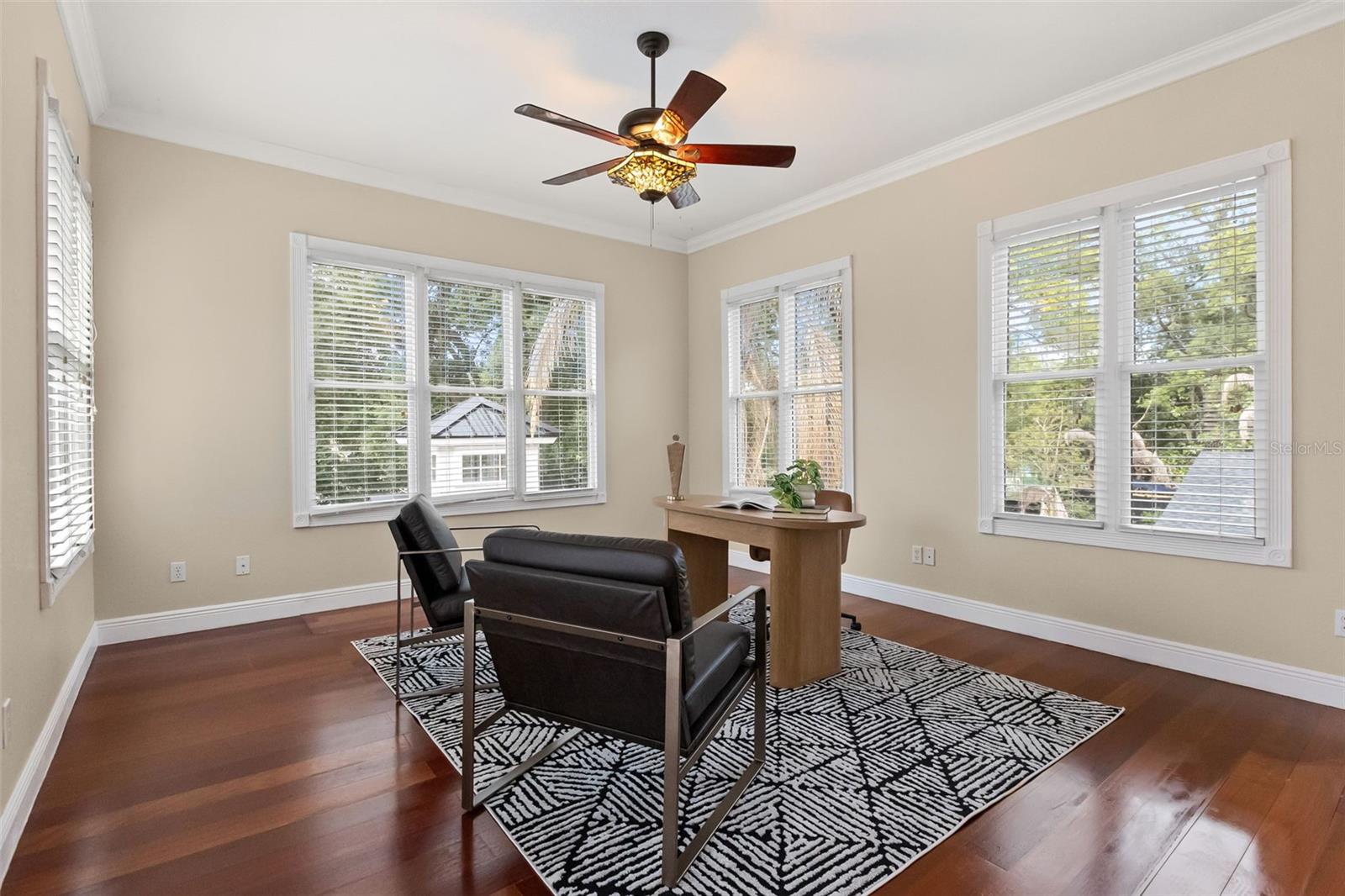 REPLAT BLK B POORS ADD - Residential