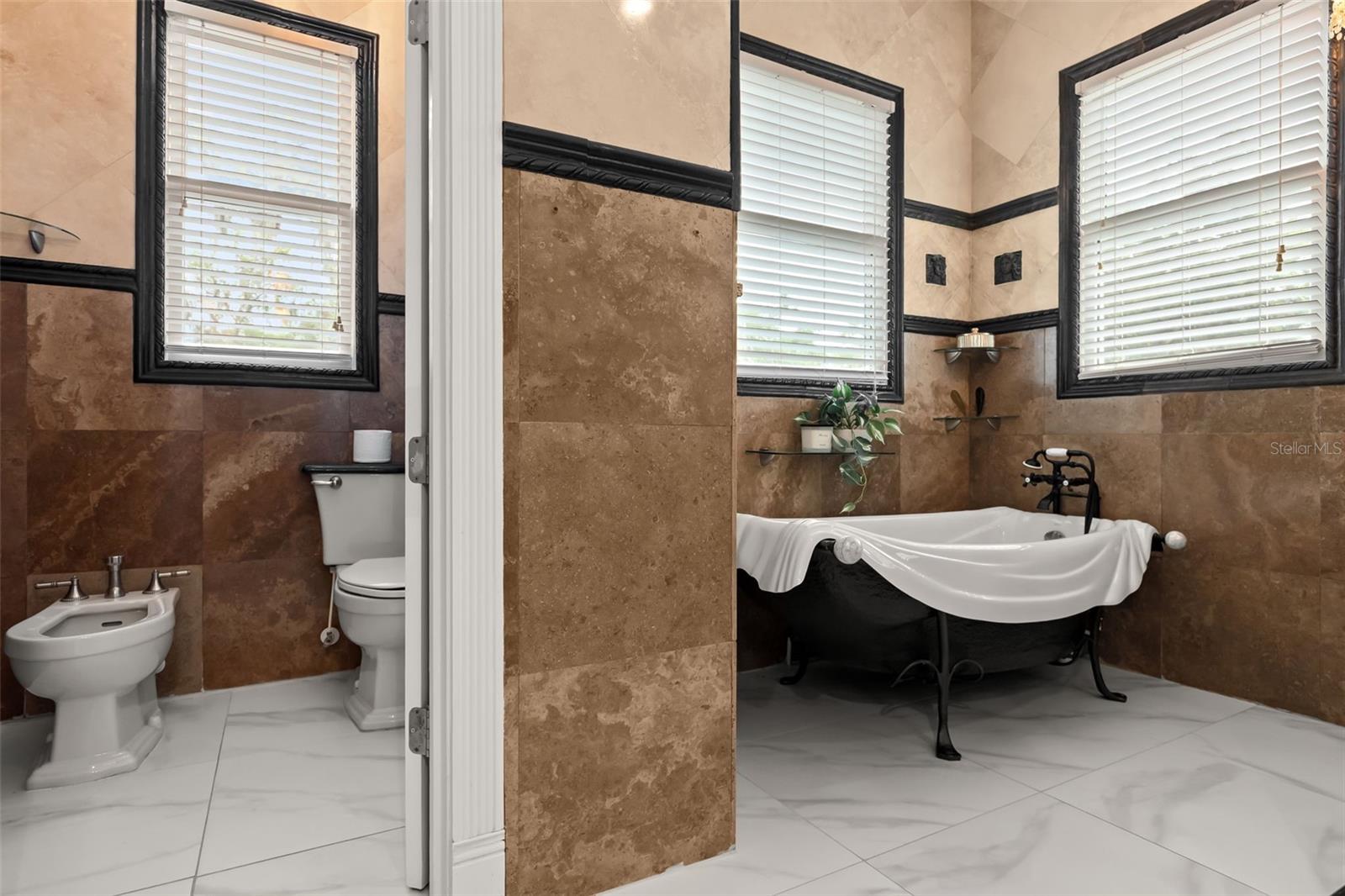 REPLAT BLK B POORS ADD - Residential