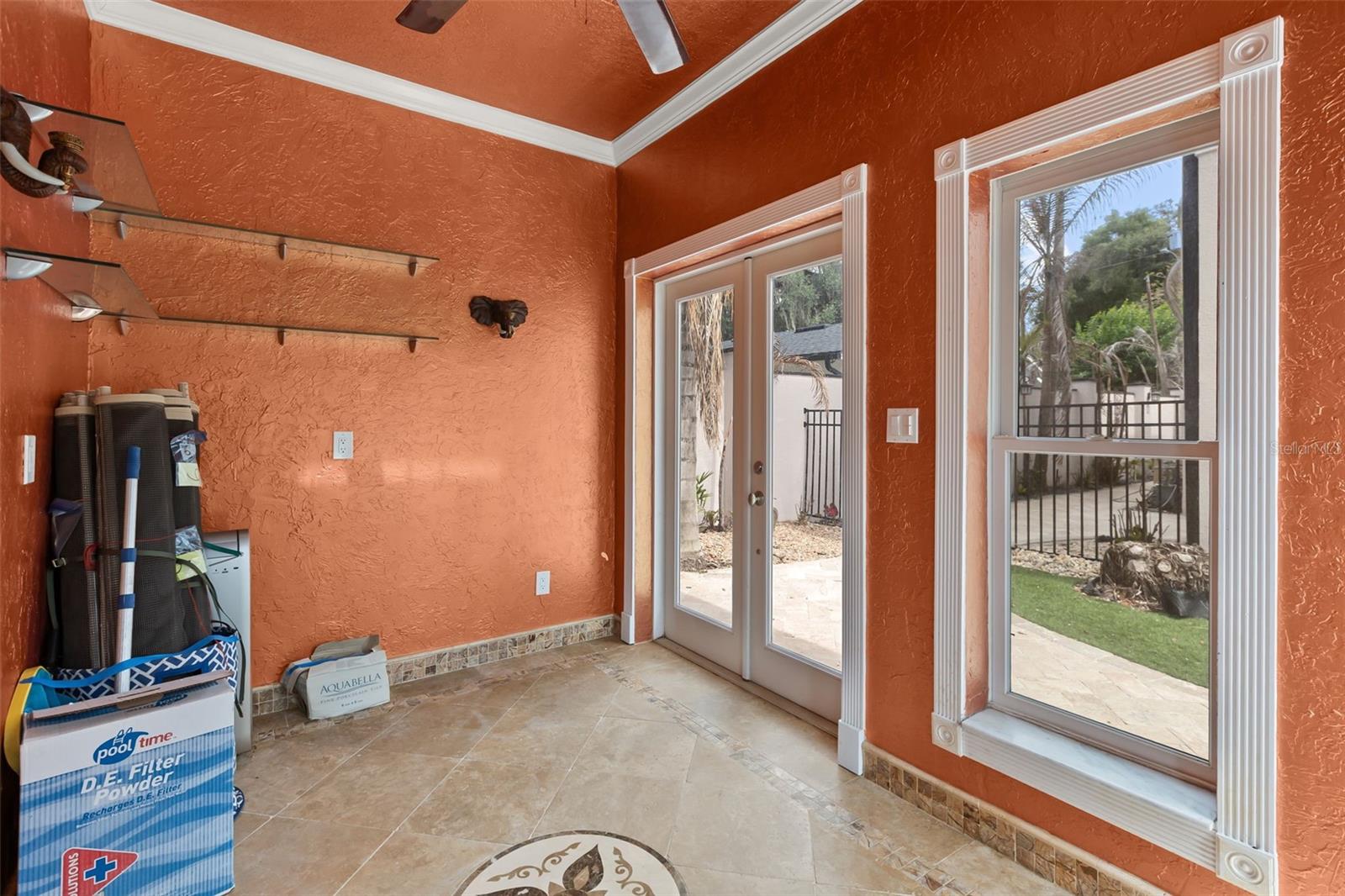 REPLAT BLK B POORS ADD - Residential