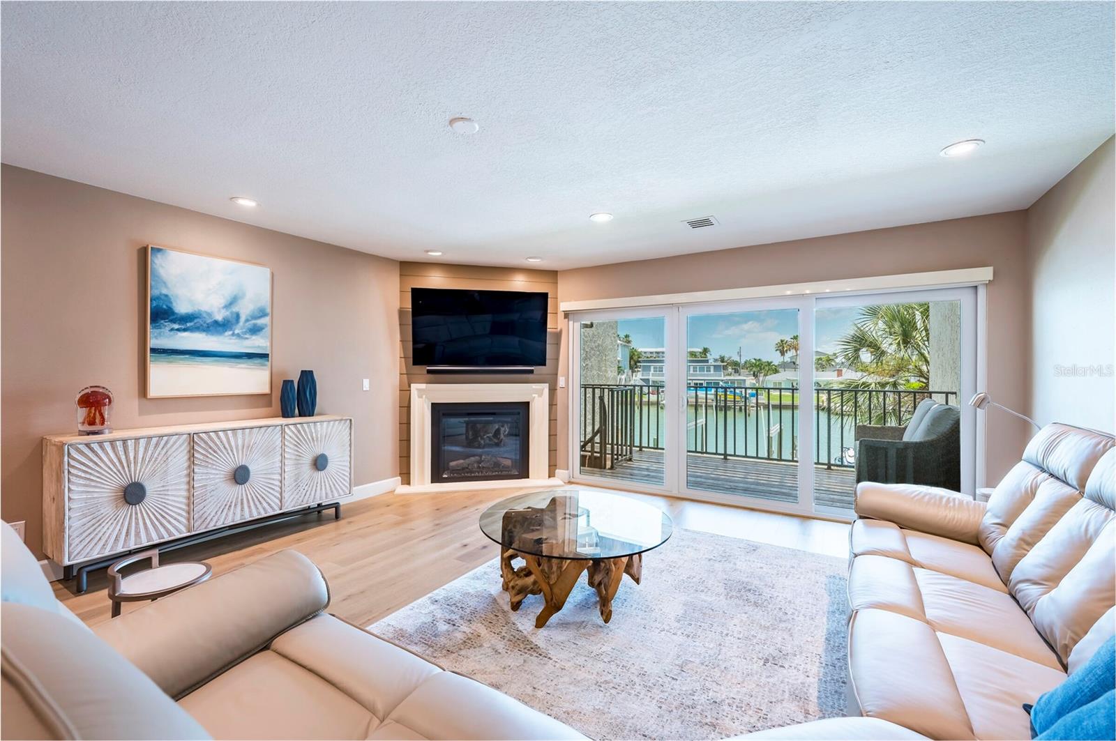 SKIFF HARBOUR TWNHS CONDO - Residential