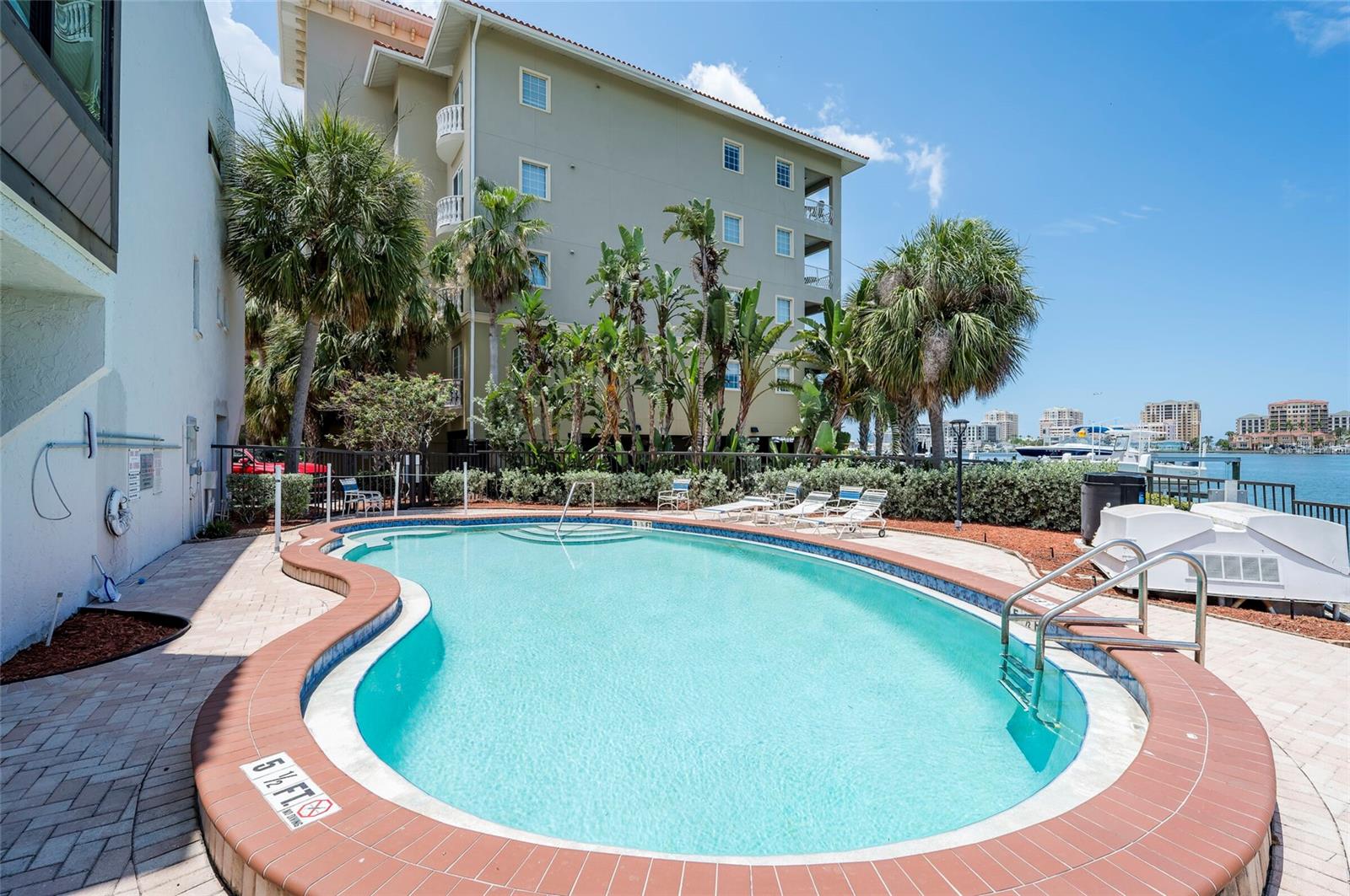 SKIFF HARBOUR TWNHS CONDO - Residential