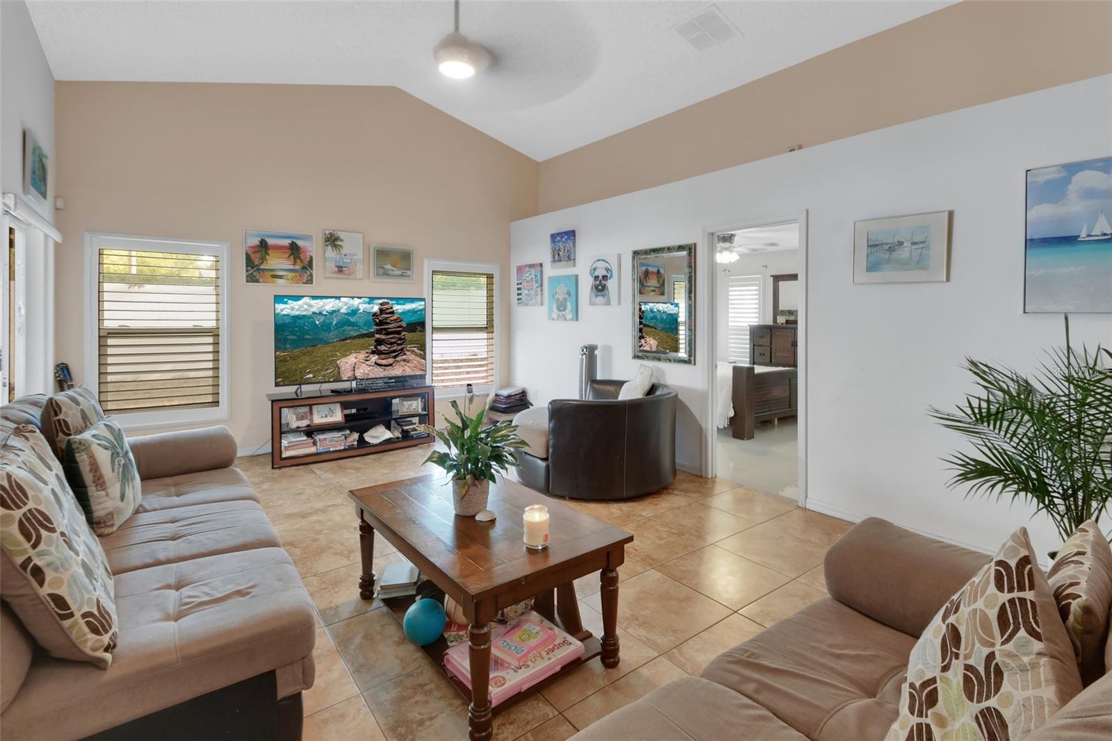 BLUE SPGS VILLAS - Residential