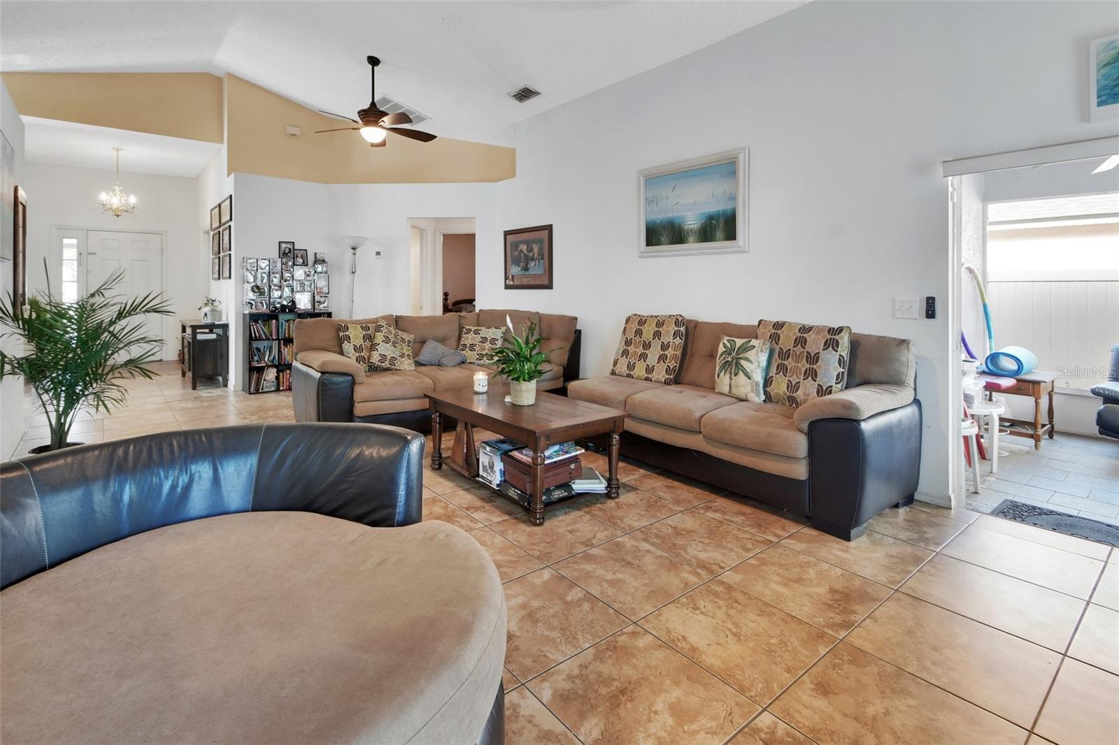 BLUE SPGS VILLAS - Residential