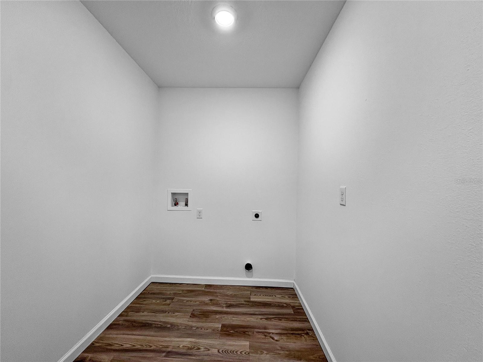 CITRUS SPGS UNIT 09 - Residential Lease