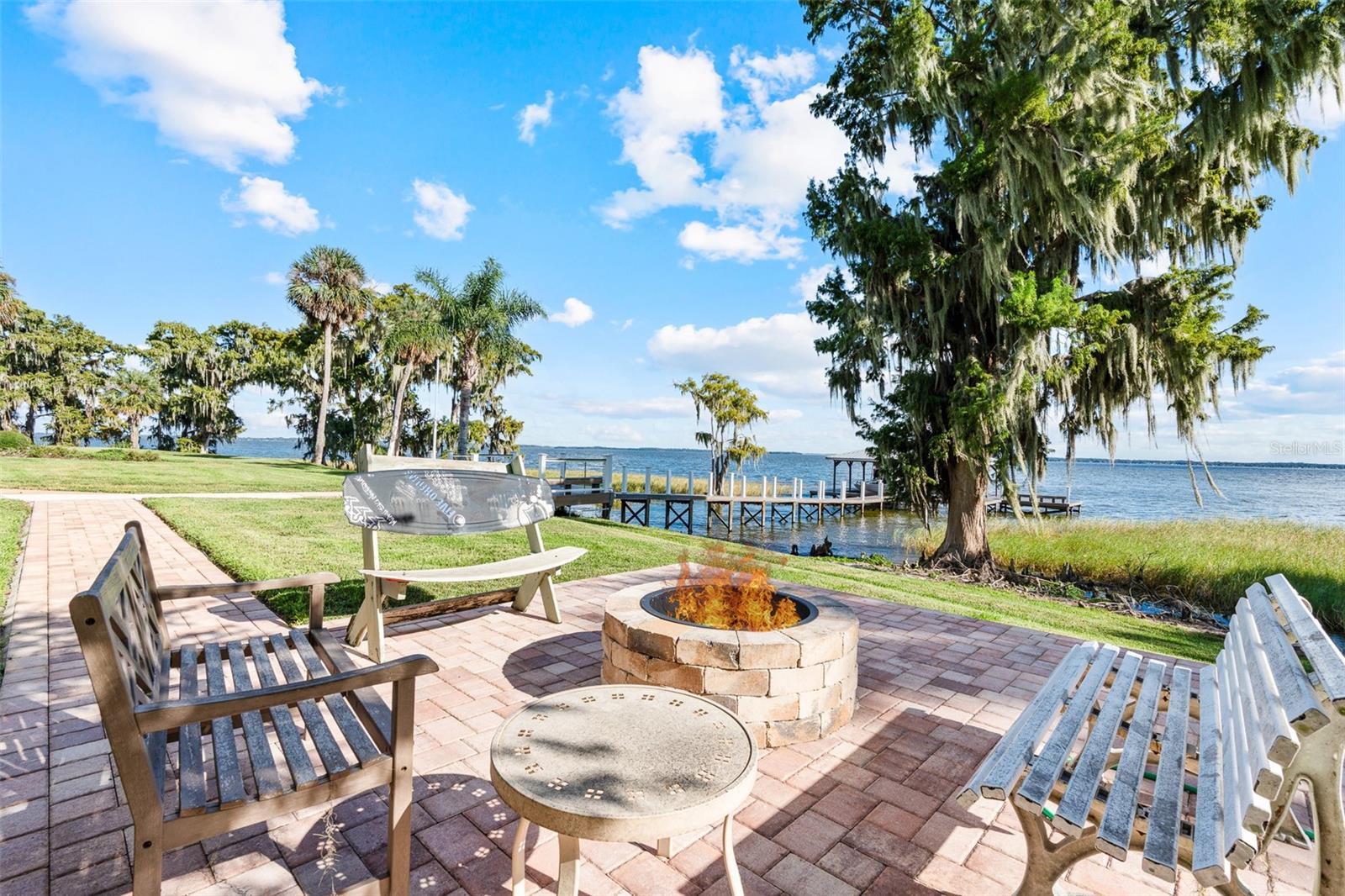 JOHNSONS MARY K & T S - Residential