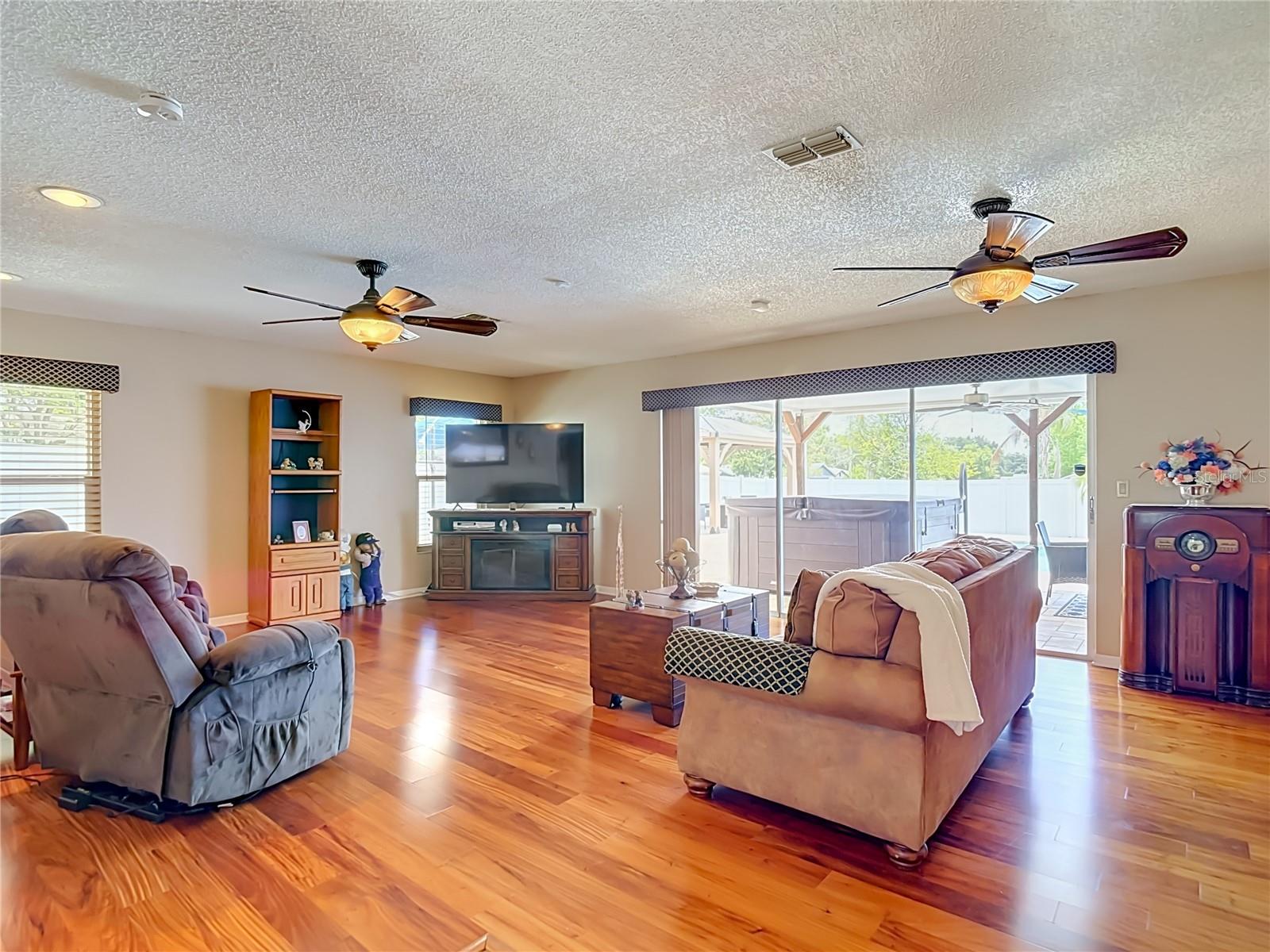 BRANDON GROVES SEC 01 - Residential