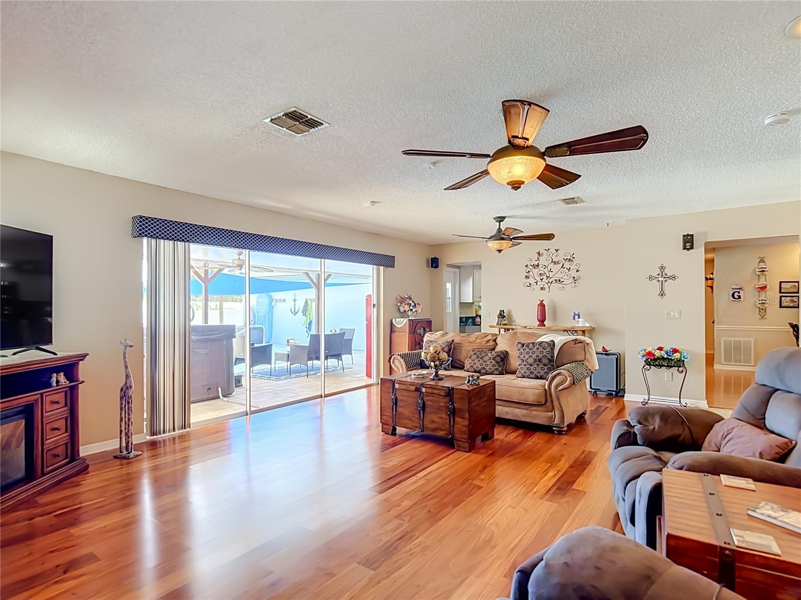 BRANDON GROVES SEC 01 - Residential