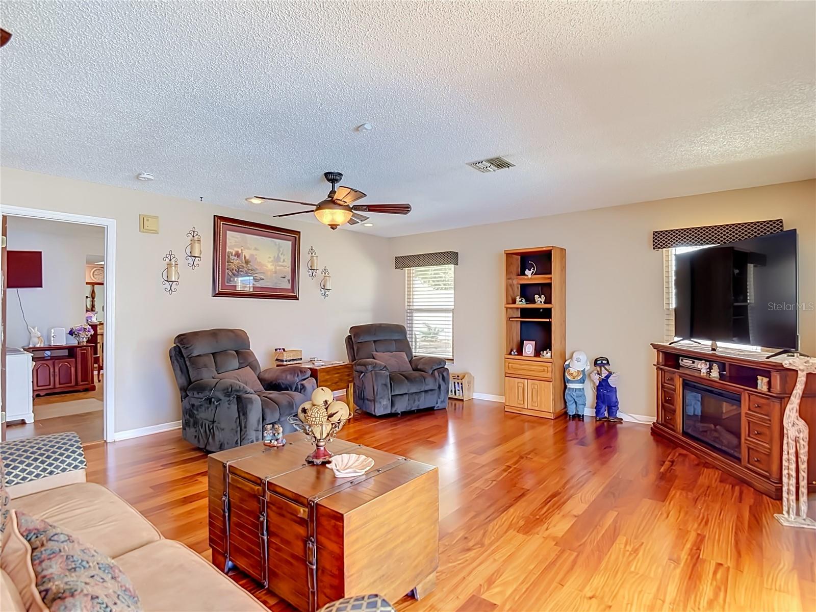BRANDON GROVES SEC 01 - Residential