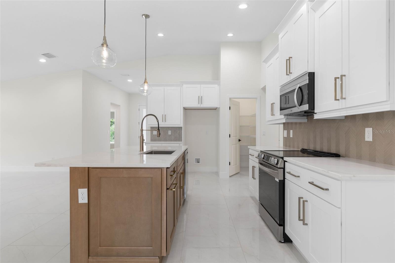 PALM HARBOR CENTER PH 01 - Residential