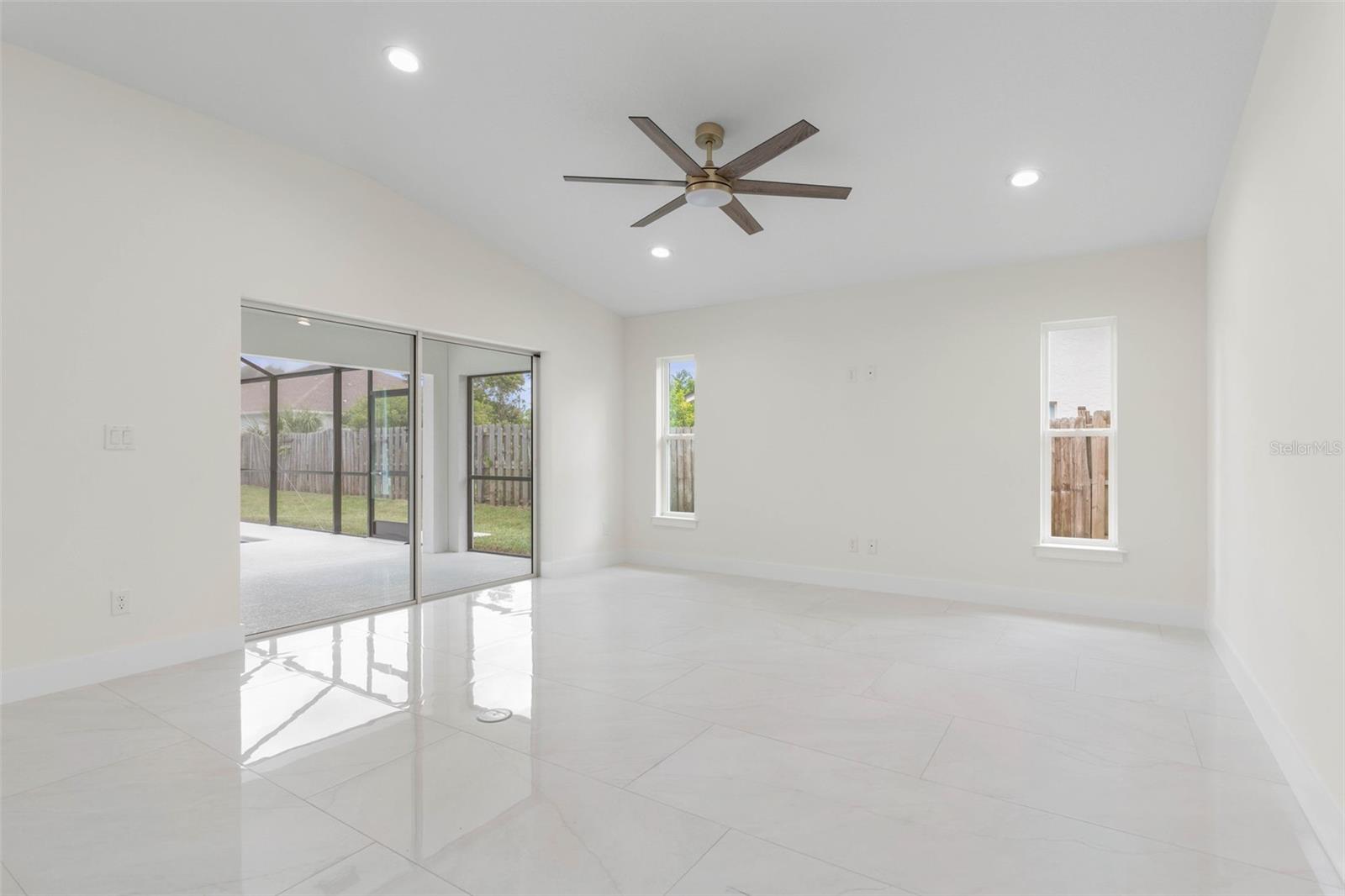 PALM HARBOR CENTER PH 01 - Residential