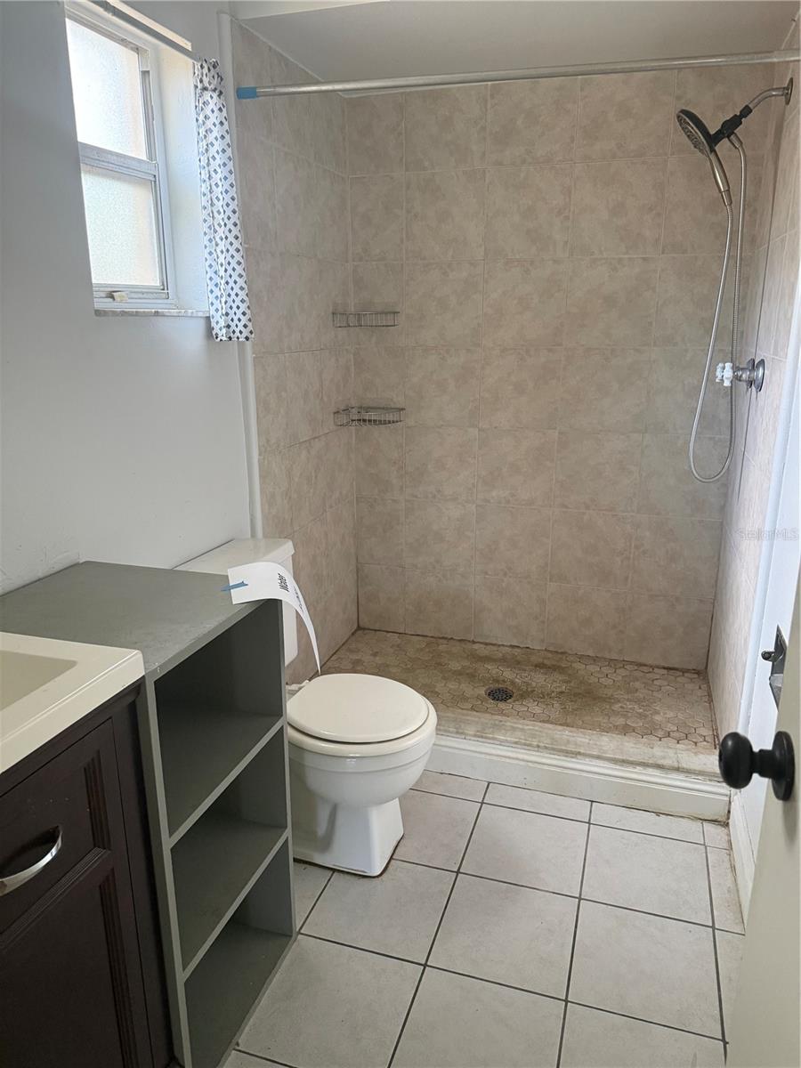 BONNIE GLYNN PH ONE-A - Residential