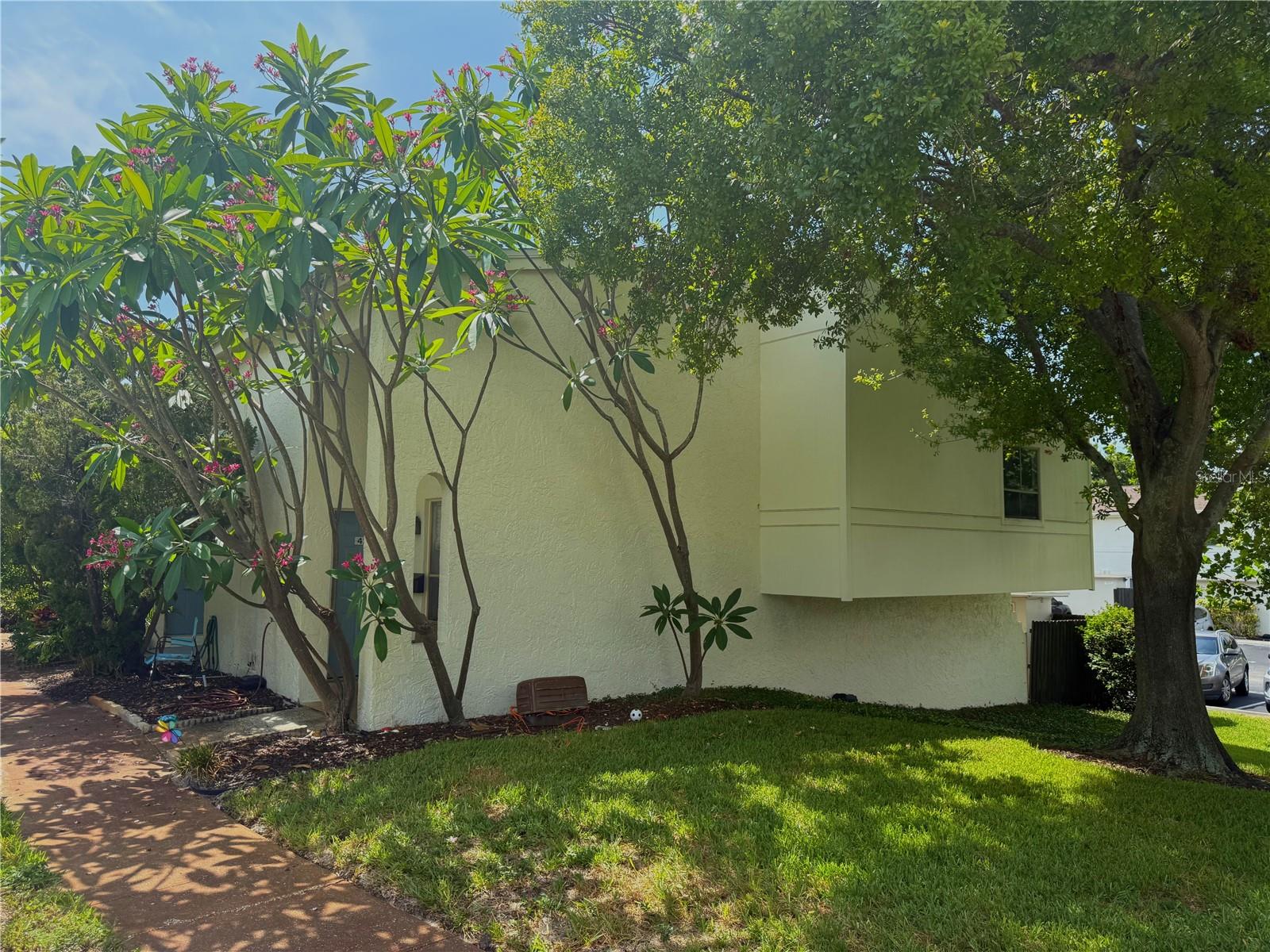 TAMPA VILLAS SOUTH UNIT NO 2 - Residential