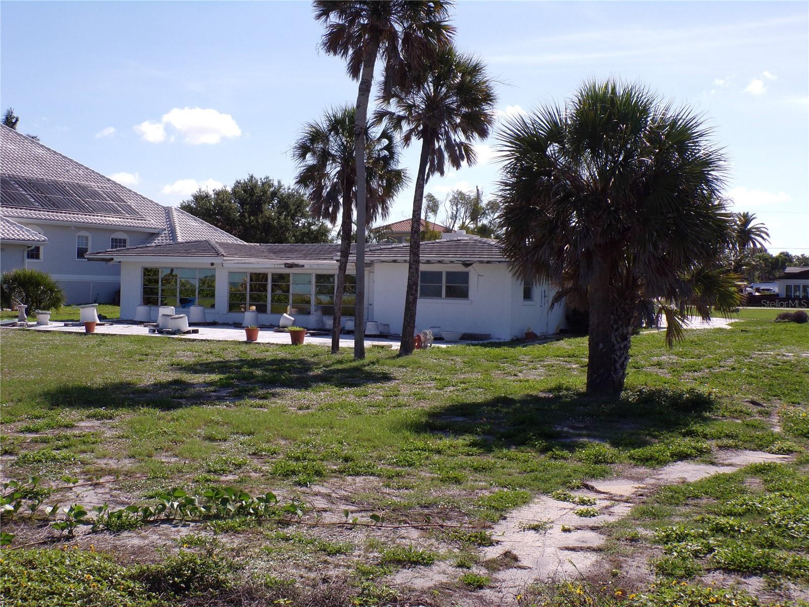 VENICE ISLAND NW OF DOWNTOWN W-622000 - Residential