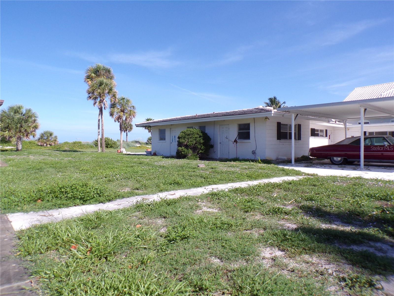 VENICE ISLAND NW OF DOWNTOWN W-622000 - Residential