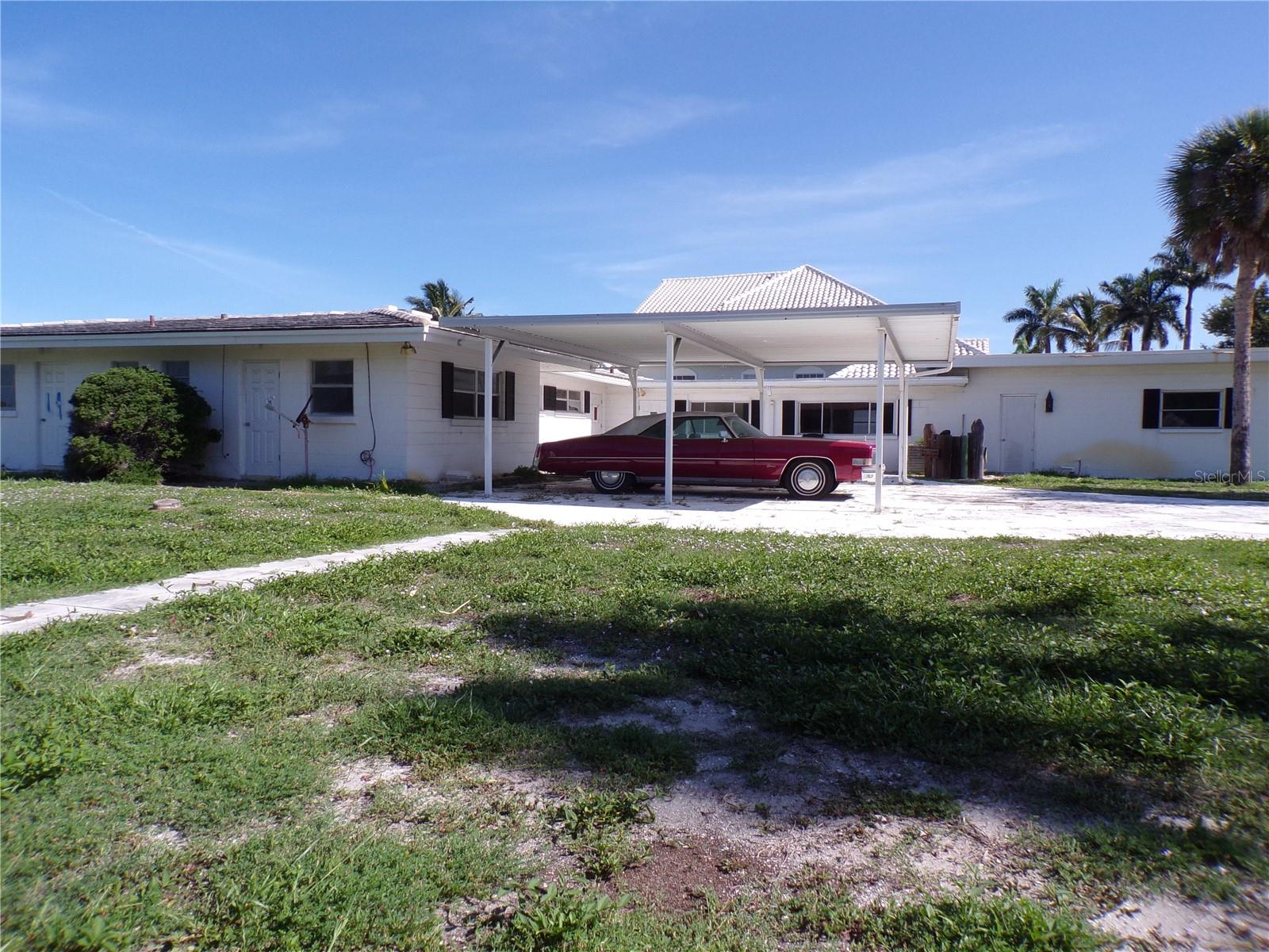 VENICE ISLAND NW OF DOWNTOWN W-622000 - Residential