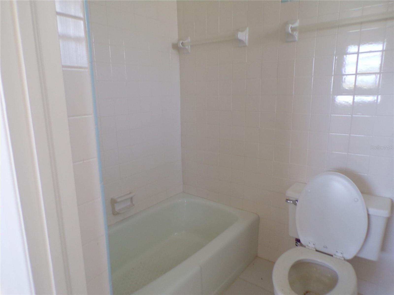 VENICE ISLAND NW OF DOWNTOWN W-622000 - Residential