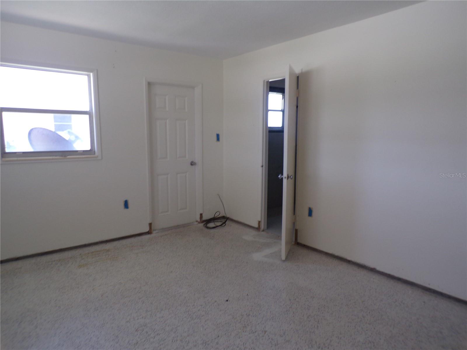 VENICE ISLAND NW OF DOWNTOWN W-622000 - Residential