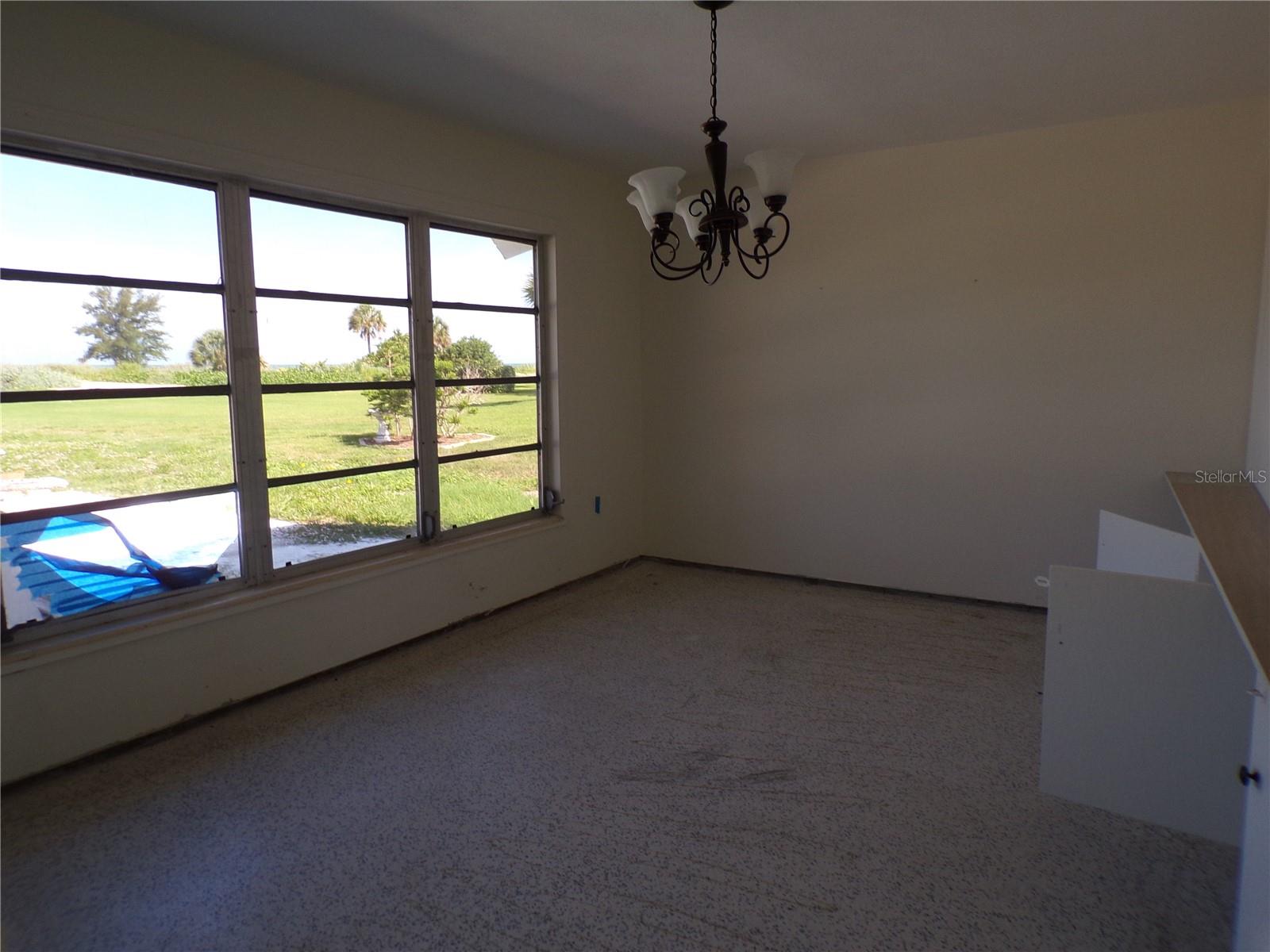 VENICE ISLAND NW OF DOWNTOWN W-622000 - Residential