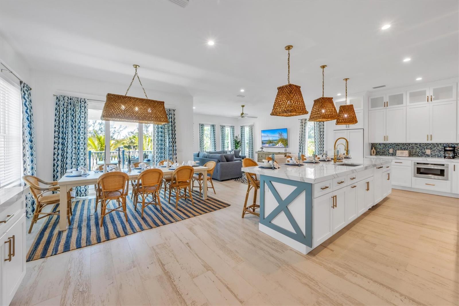 ANNA MARIA BEACH - Residential