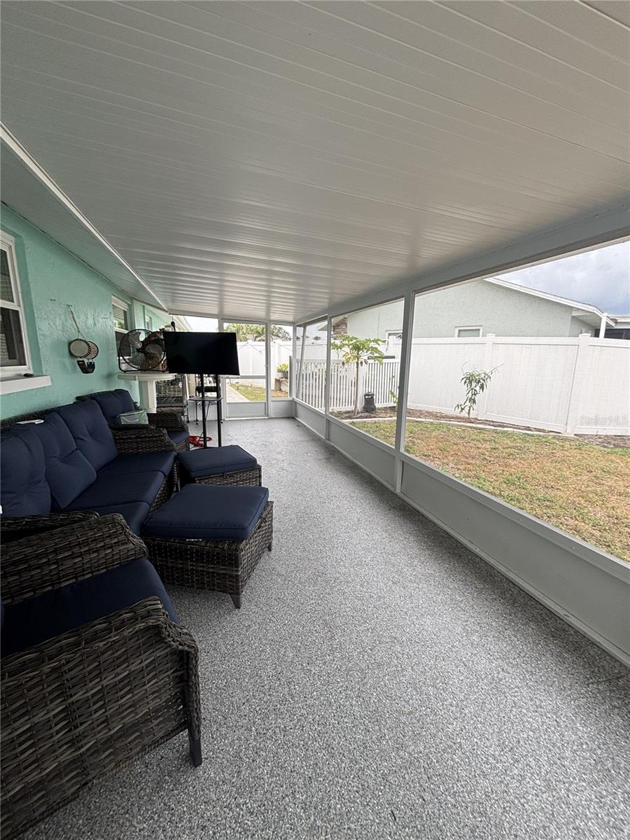 APOLLO BEACH UNIT 08 A RESUBDI - Residential