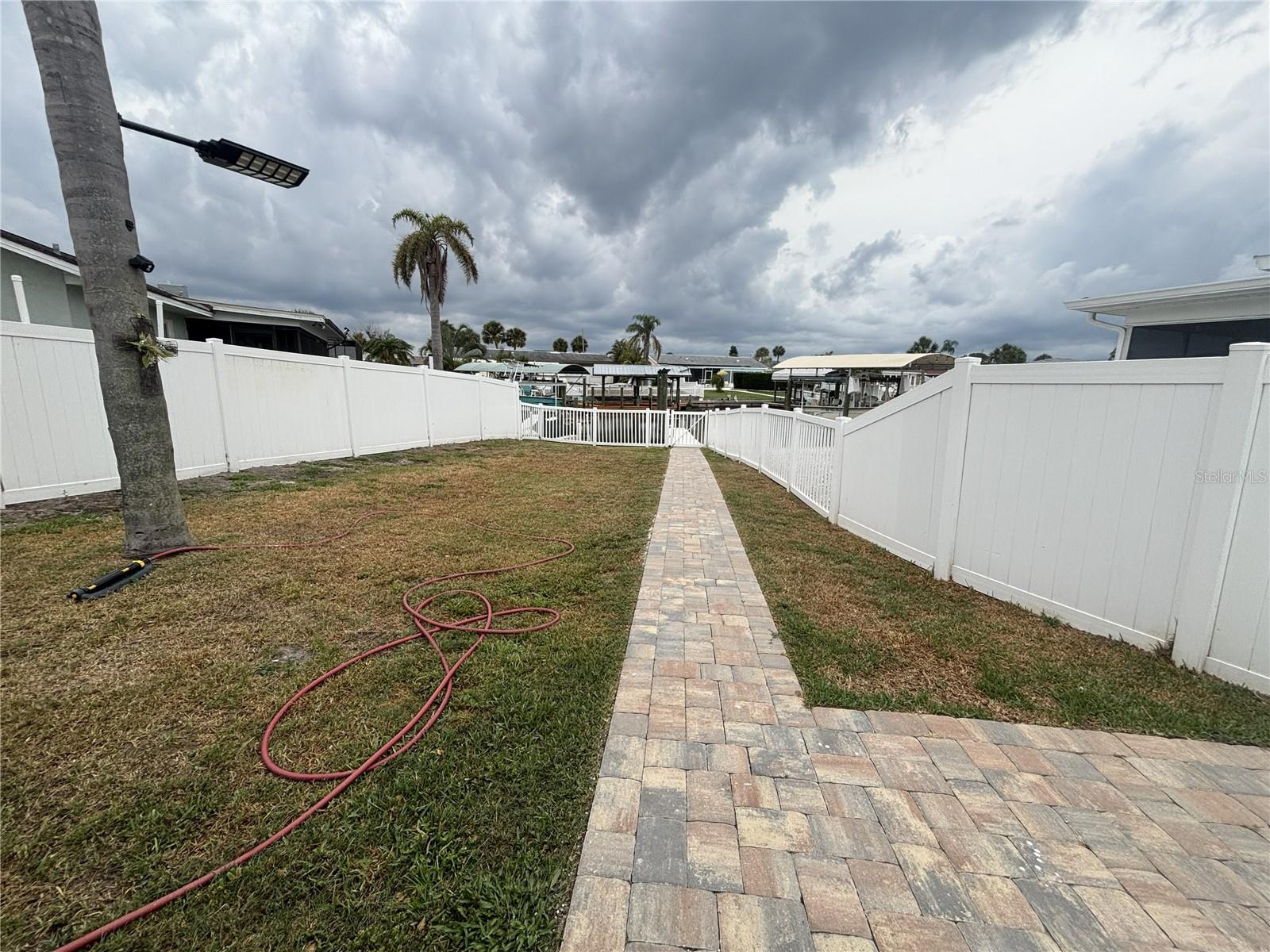 APOLLO BEACH UNIT 08 A RESUBDI - Residential